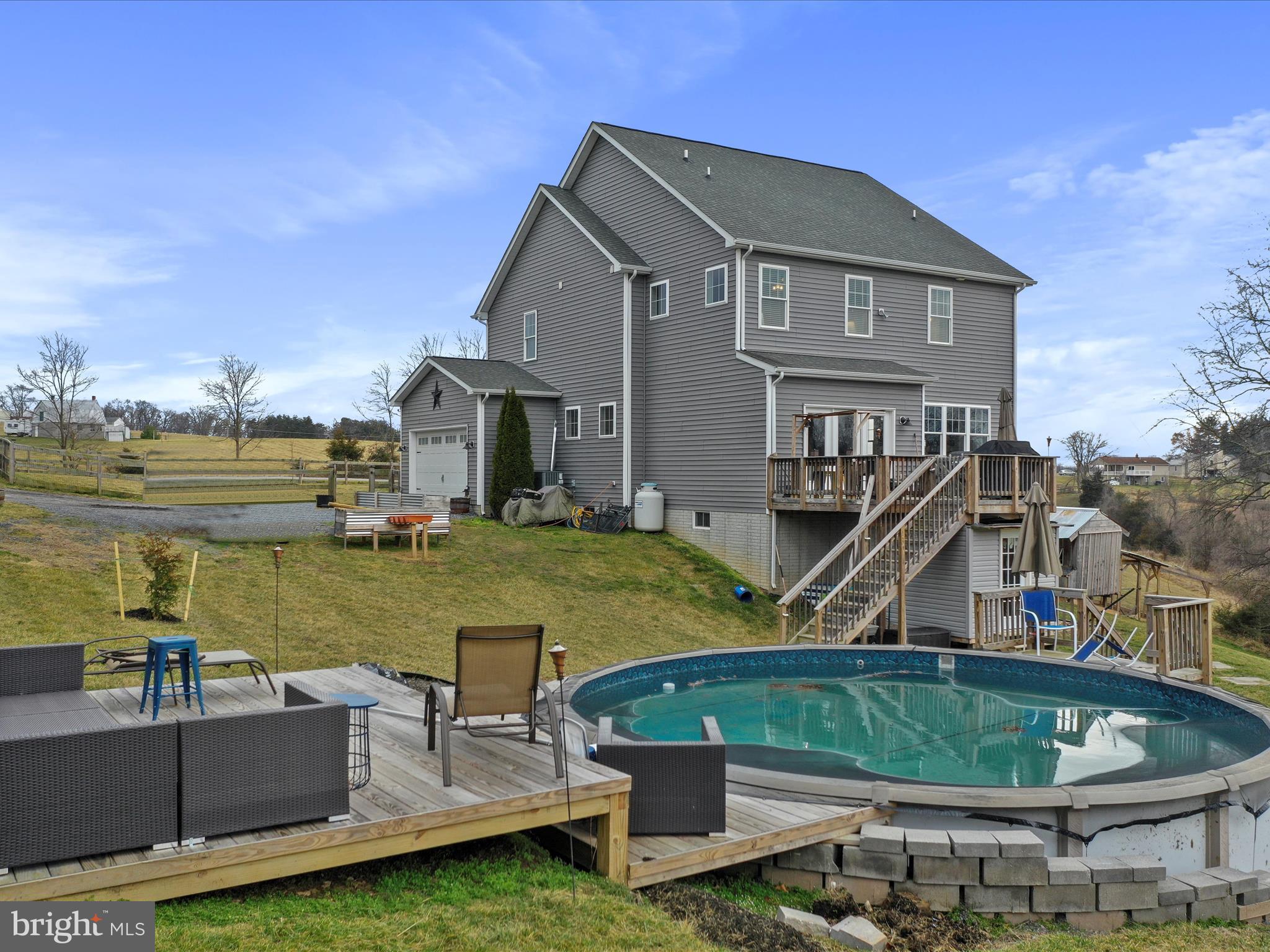 HUCKLEBERRY HILL - Residential