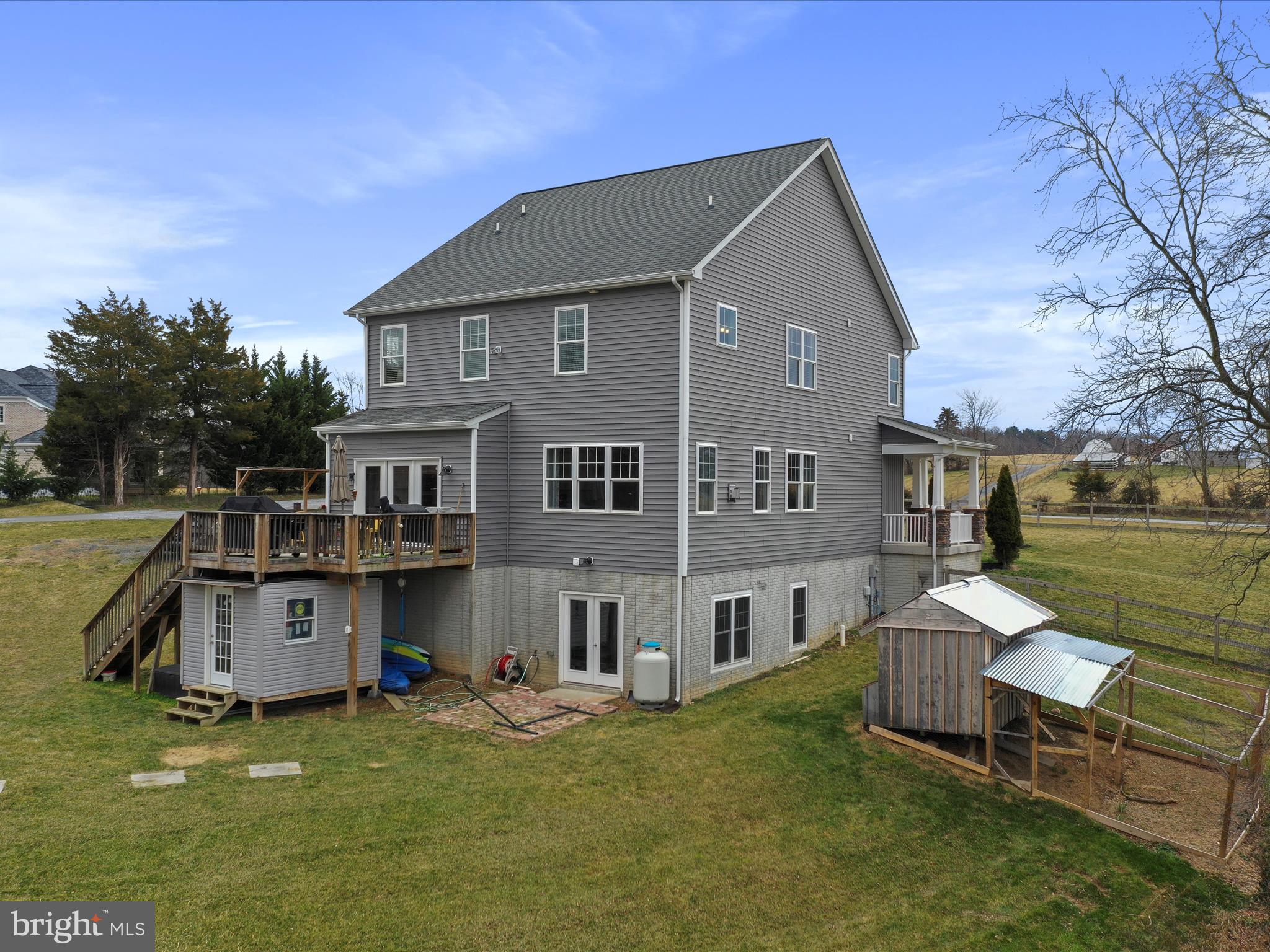 HUCKLEBERRY HILL - Residential