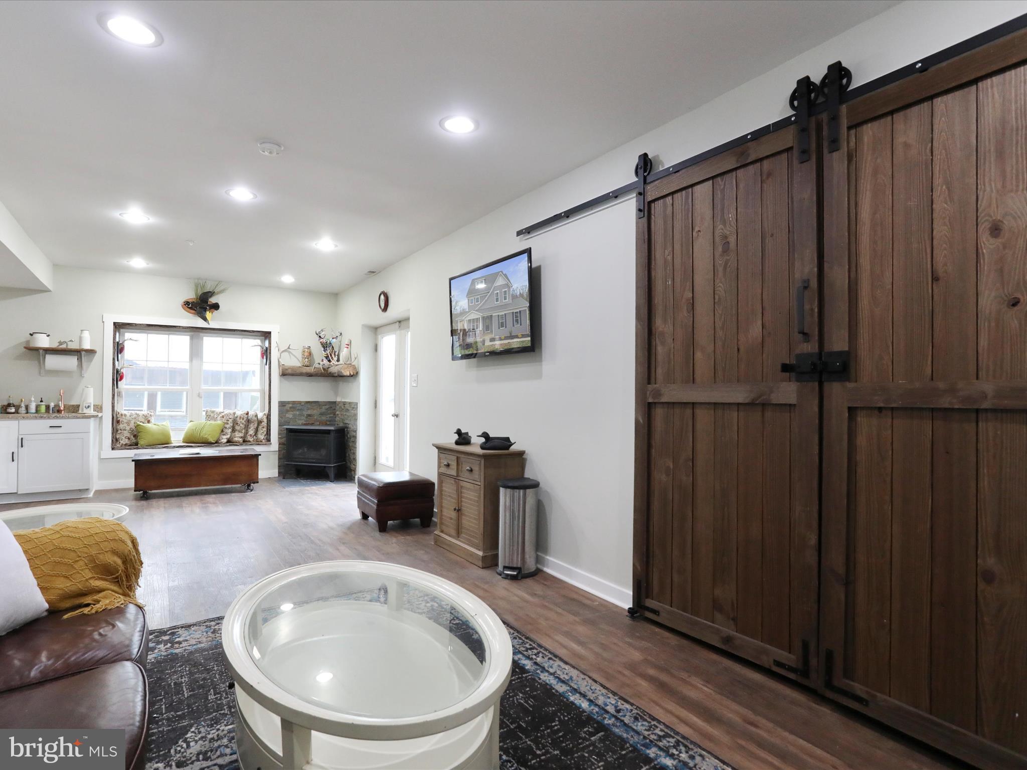 HUCKLEBERRY HILL - Residential