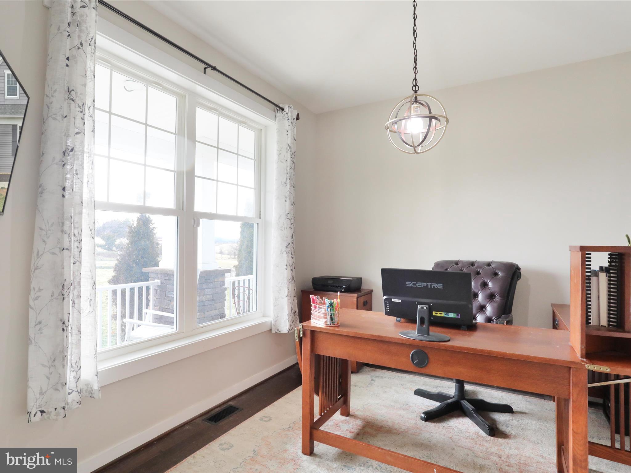 HUCKLEBERRY HILL - Residential