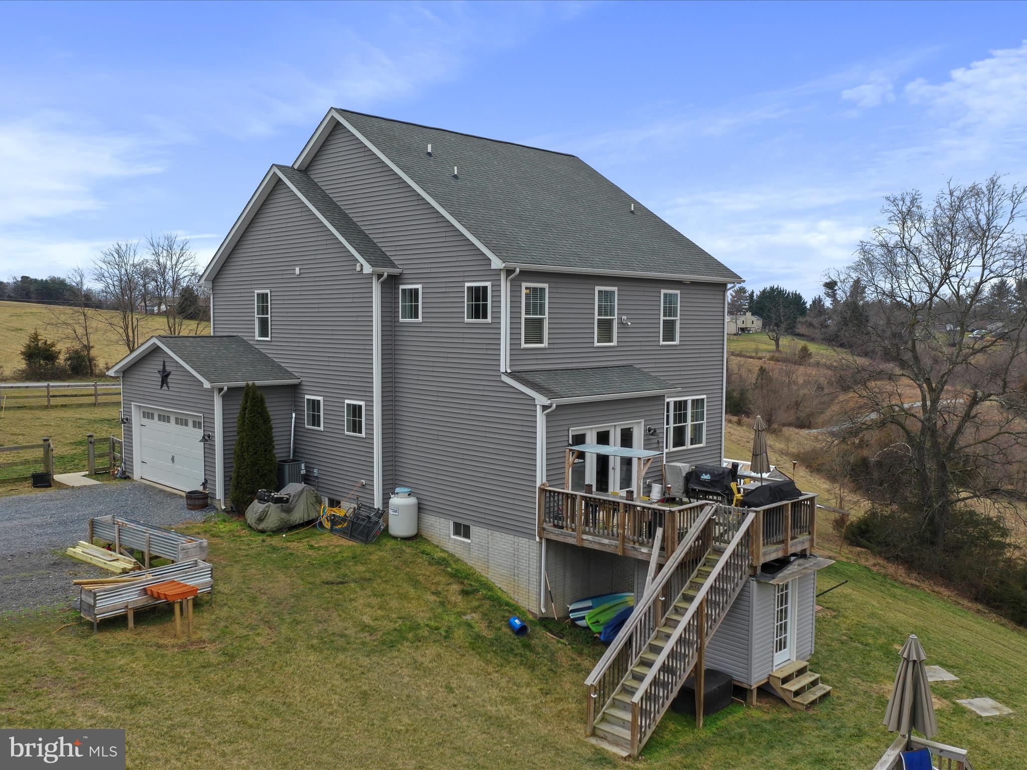 HUCKLEBERRY HILL - Residential