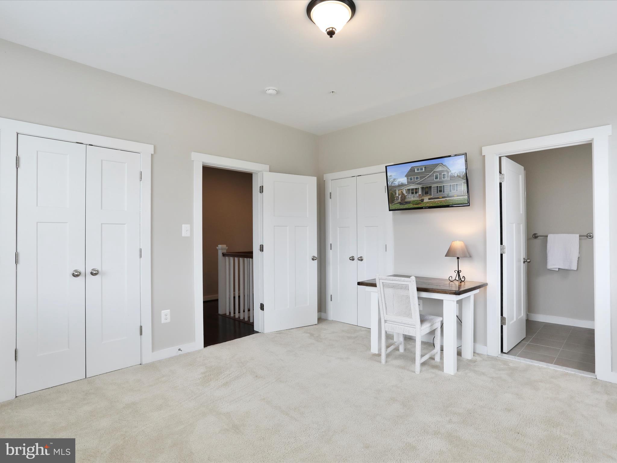 HUCKLEBERRY HILL - Residential