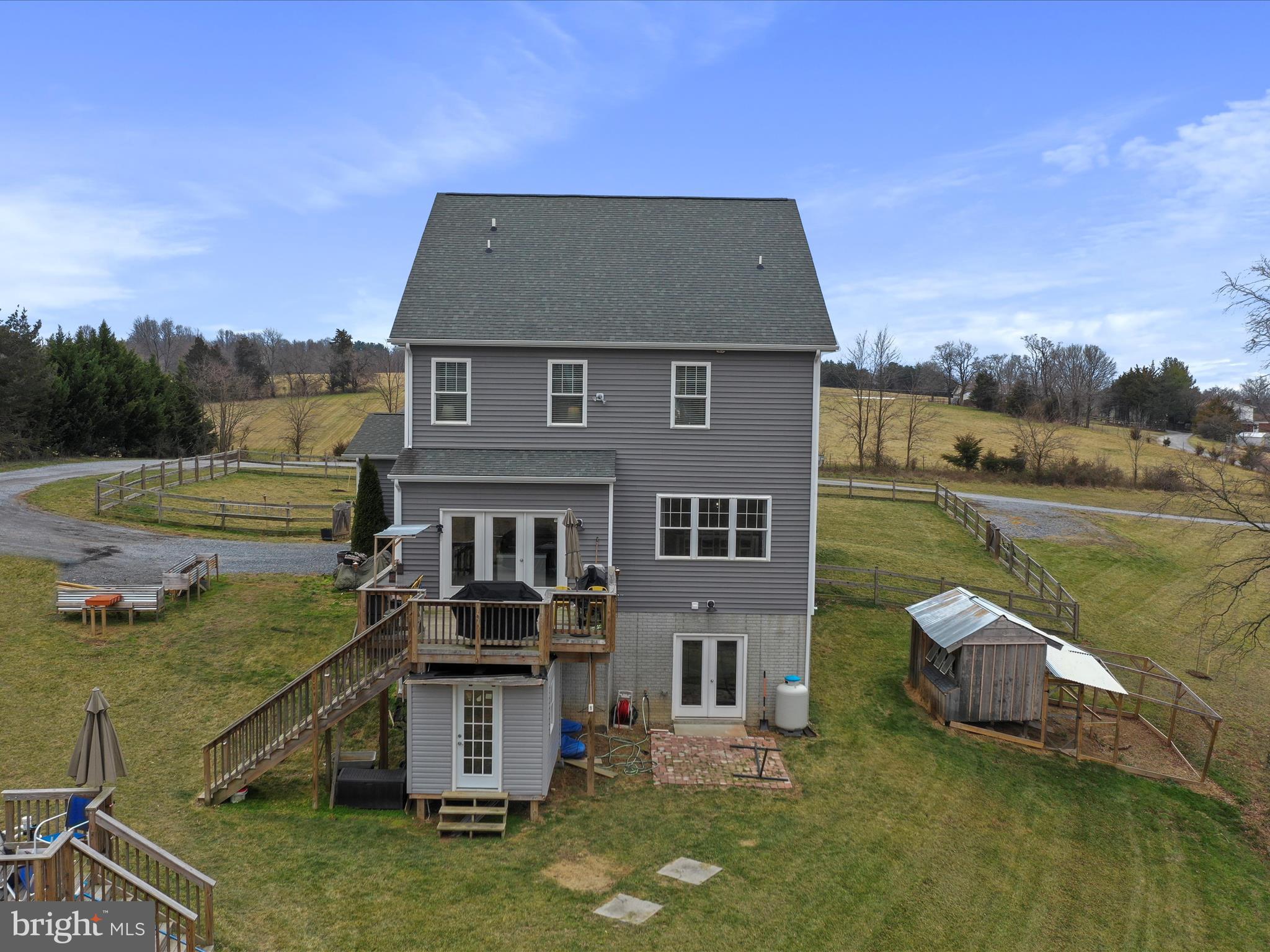 HUCKLEBERRY HILL - Residential