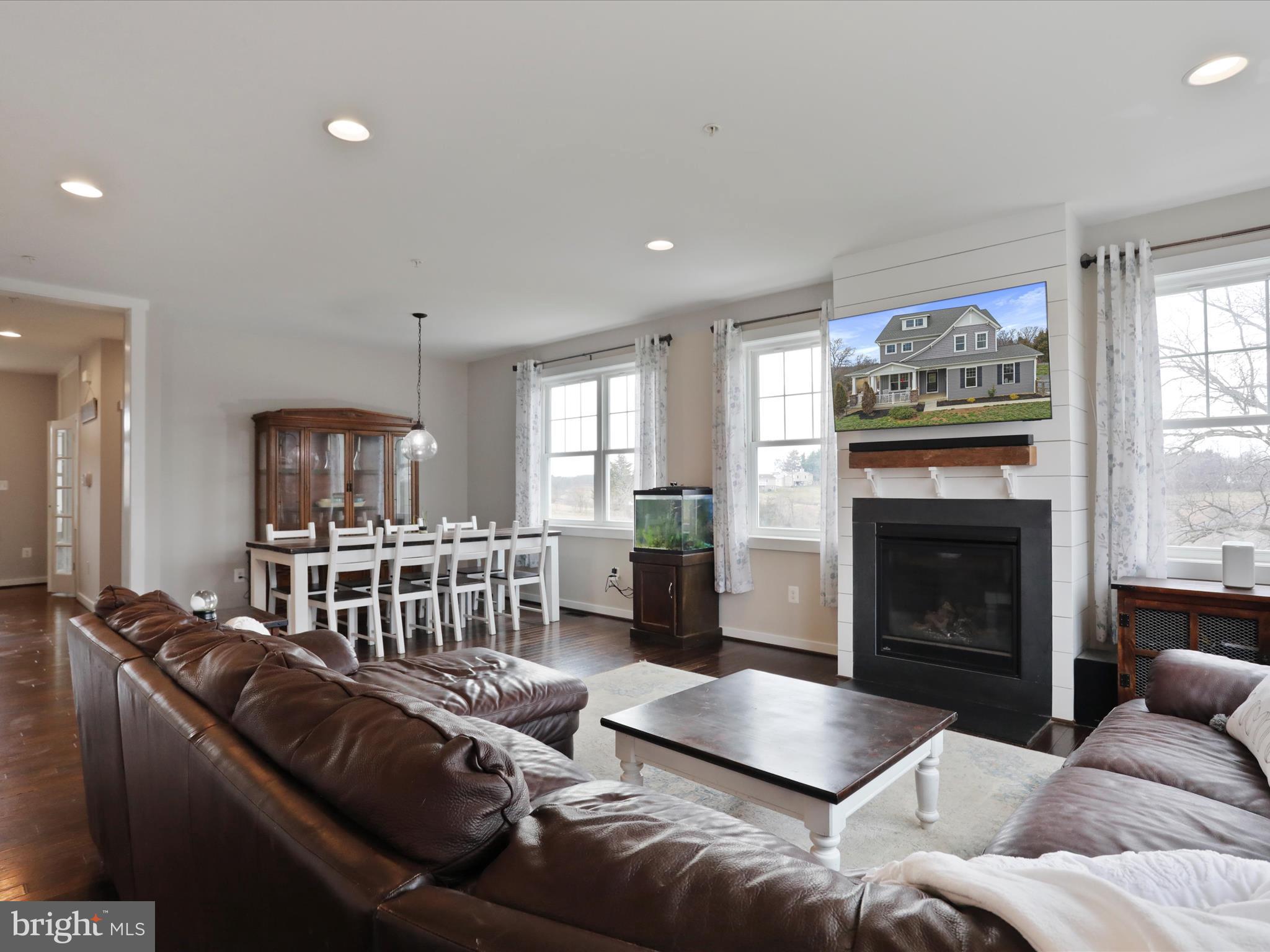 HUCKLEBERRY HILL - Residential