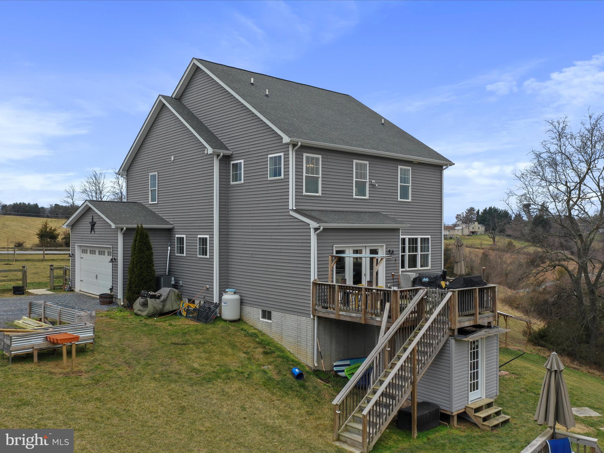 HUCKLEBERRY HILL - Residential