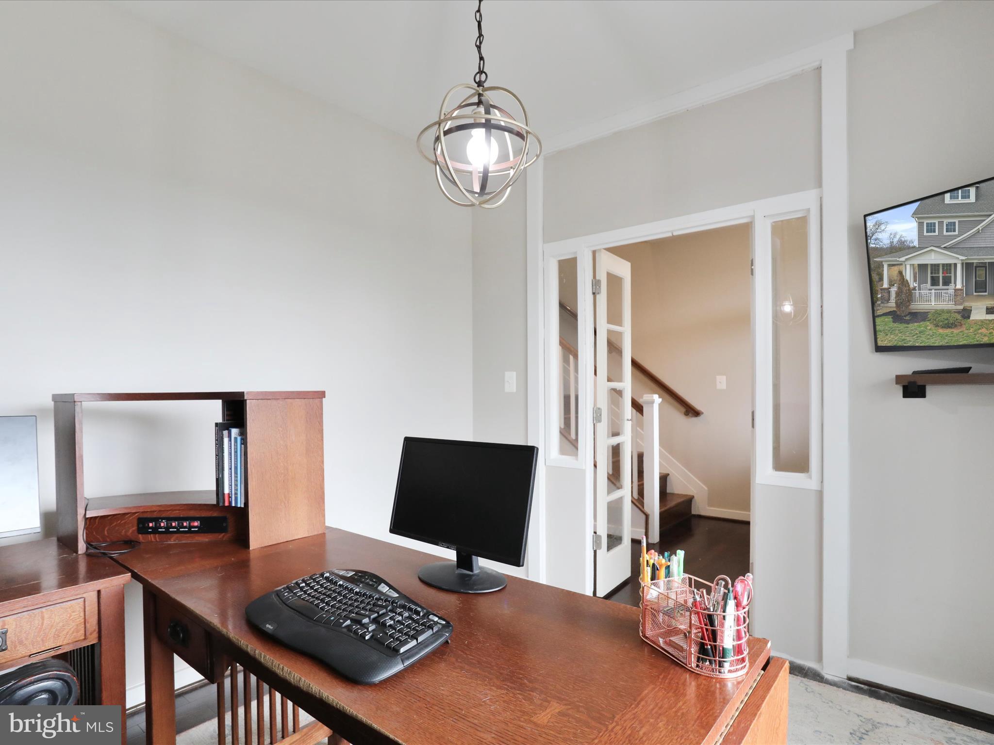 HUCKLEBERRY HILL - Residential