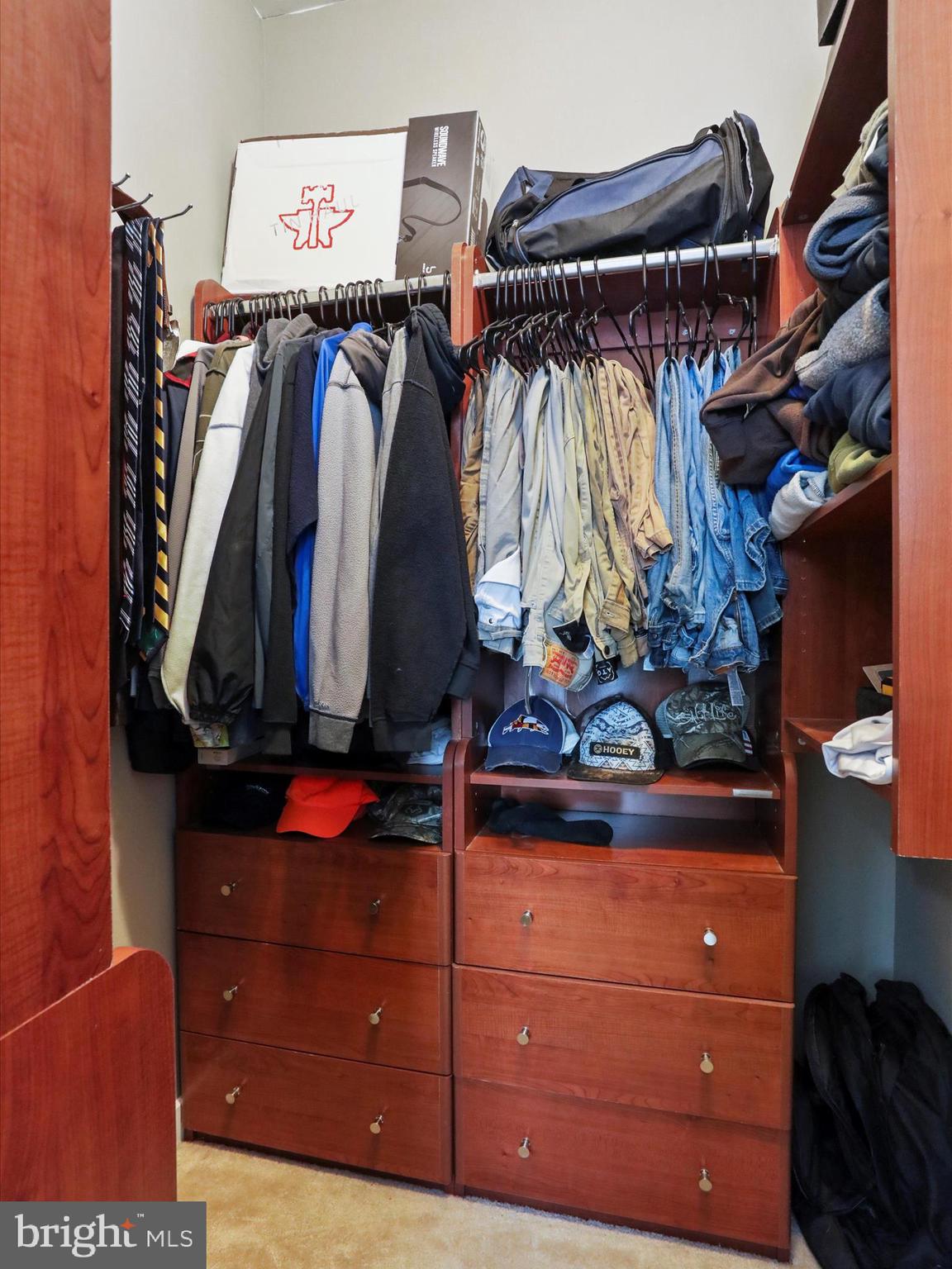 HUCKLEBERRY HILL - Residential