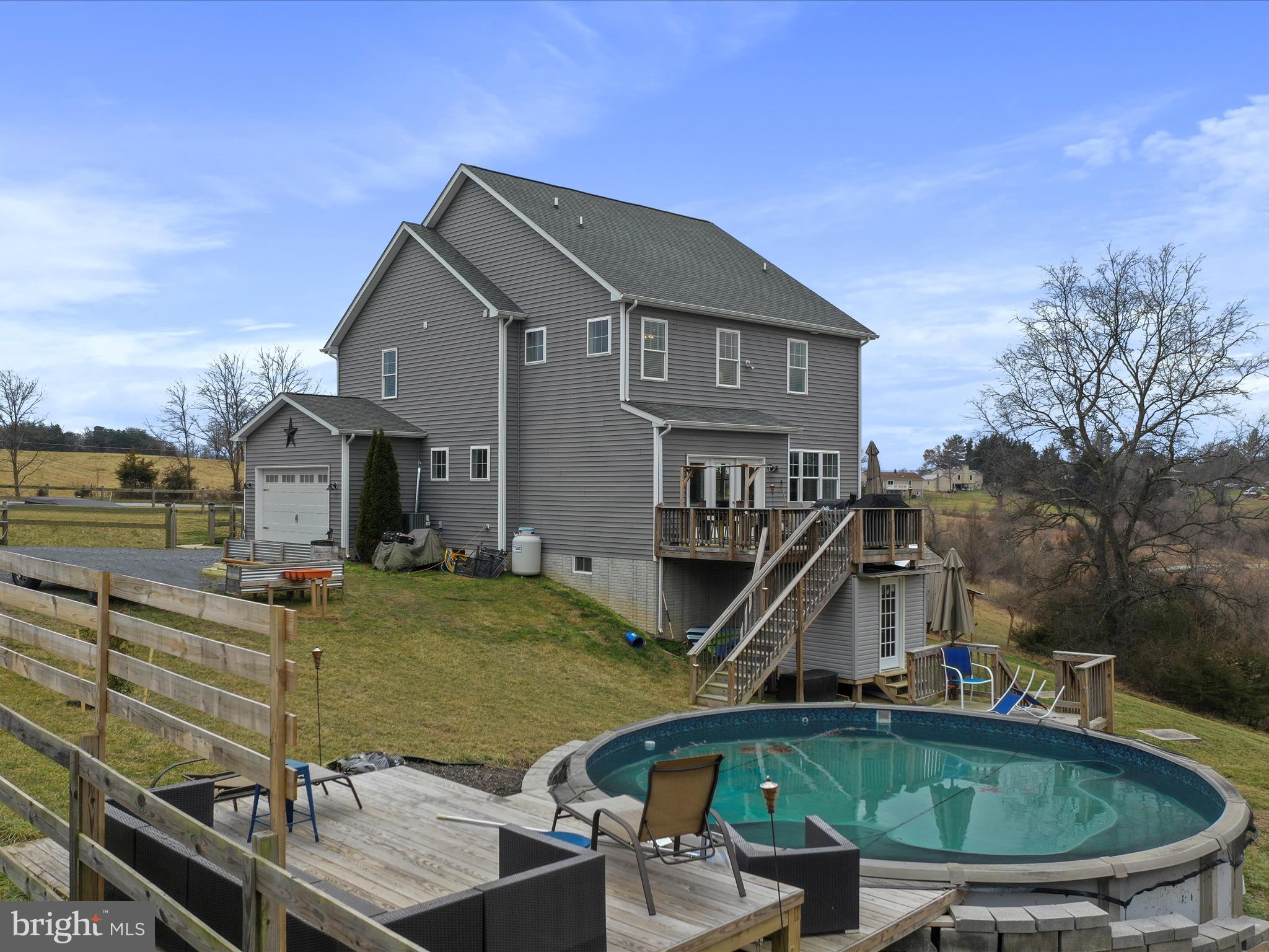 HUCKLEBERRY HILL - Residential