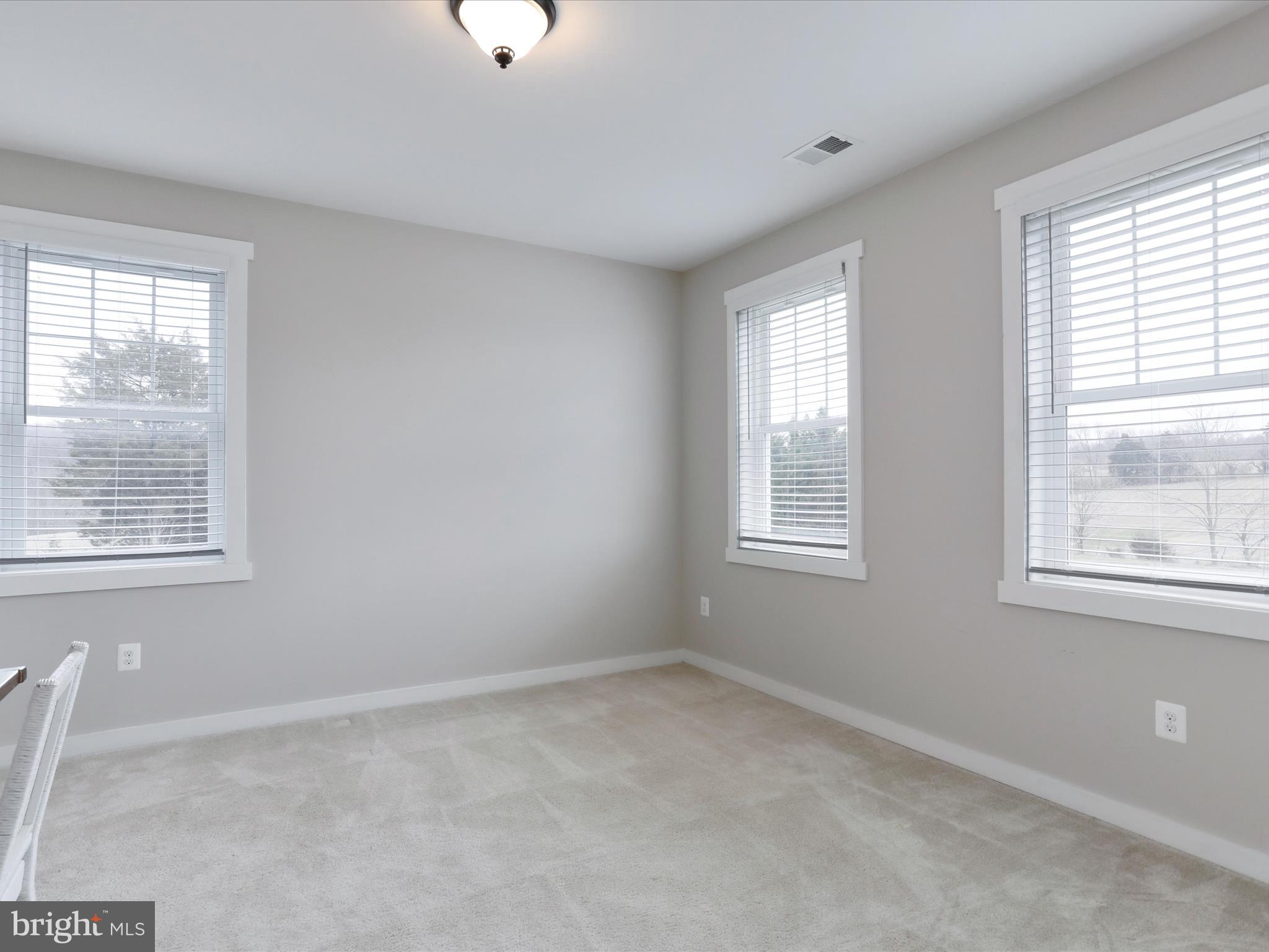 HUCKLEBERRY HILL - Residential