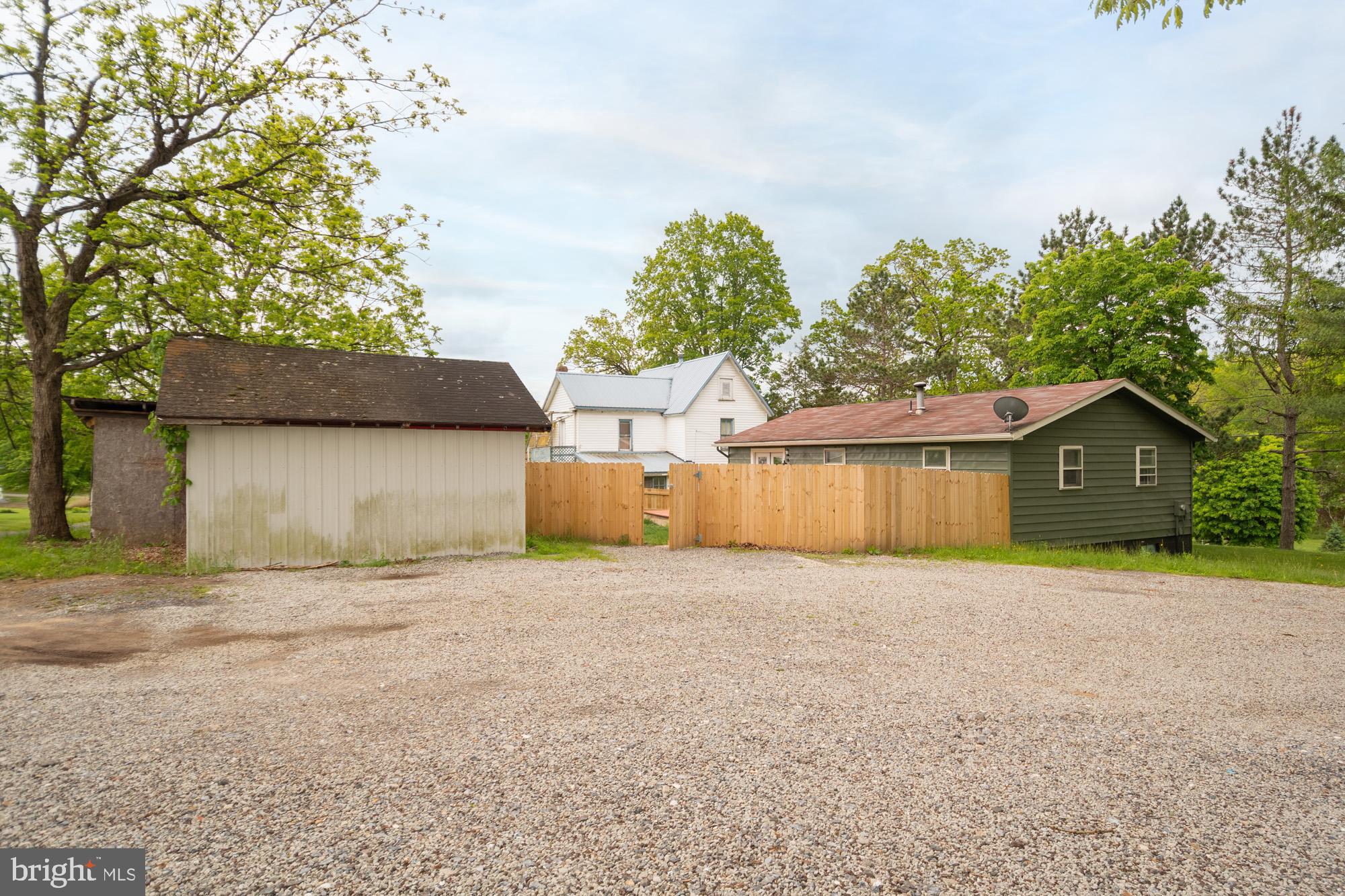 MOUNTAIN LAKE PARK - Residential