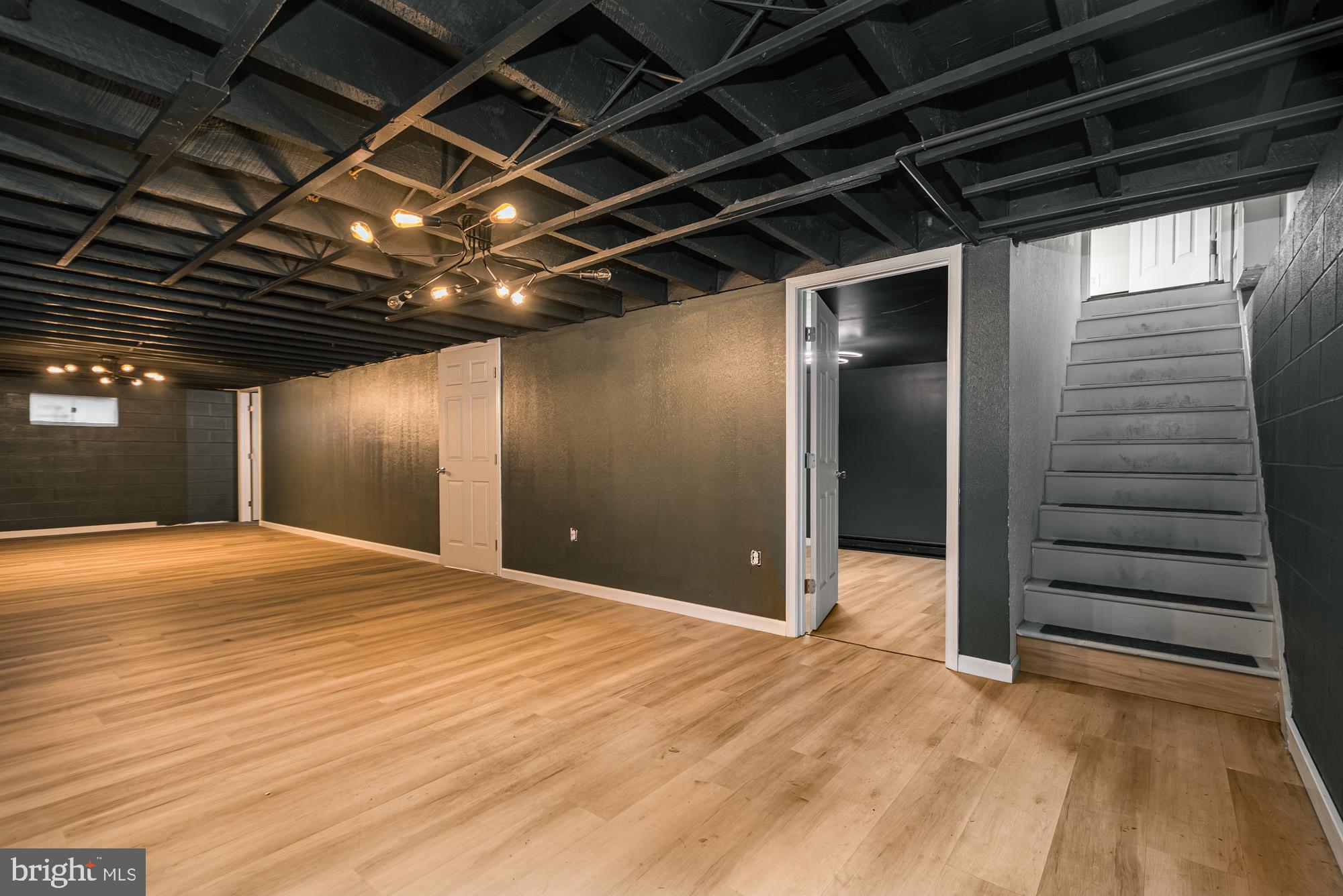 MOUNTAIN LAKE PARK - Residential