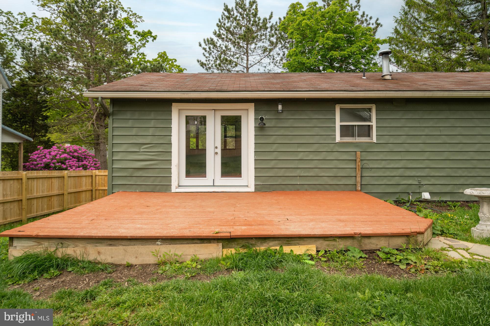 MOUNTAIN LAKE PARK - Residential