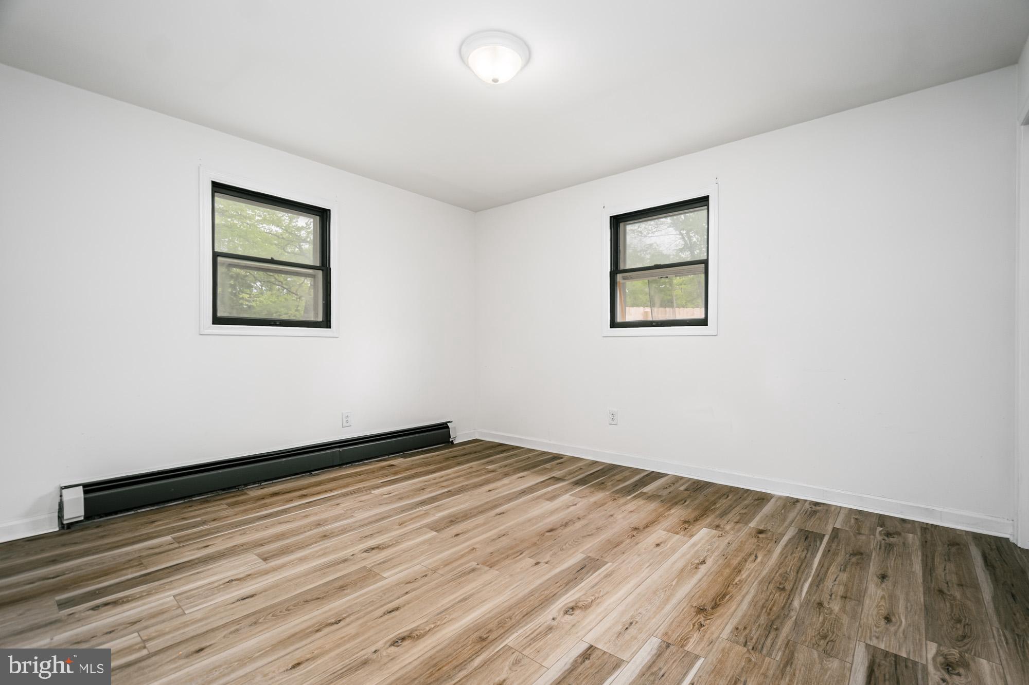 MOUNTAIN LAKE PARK - Residential