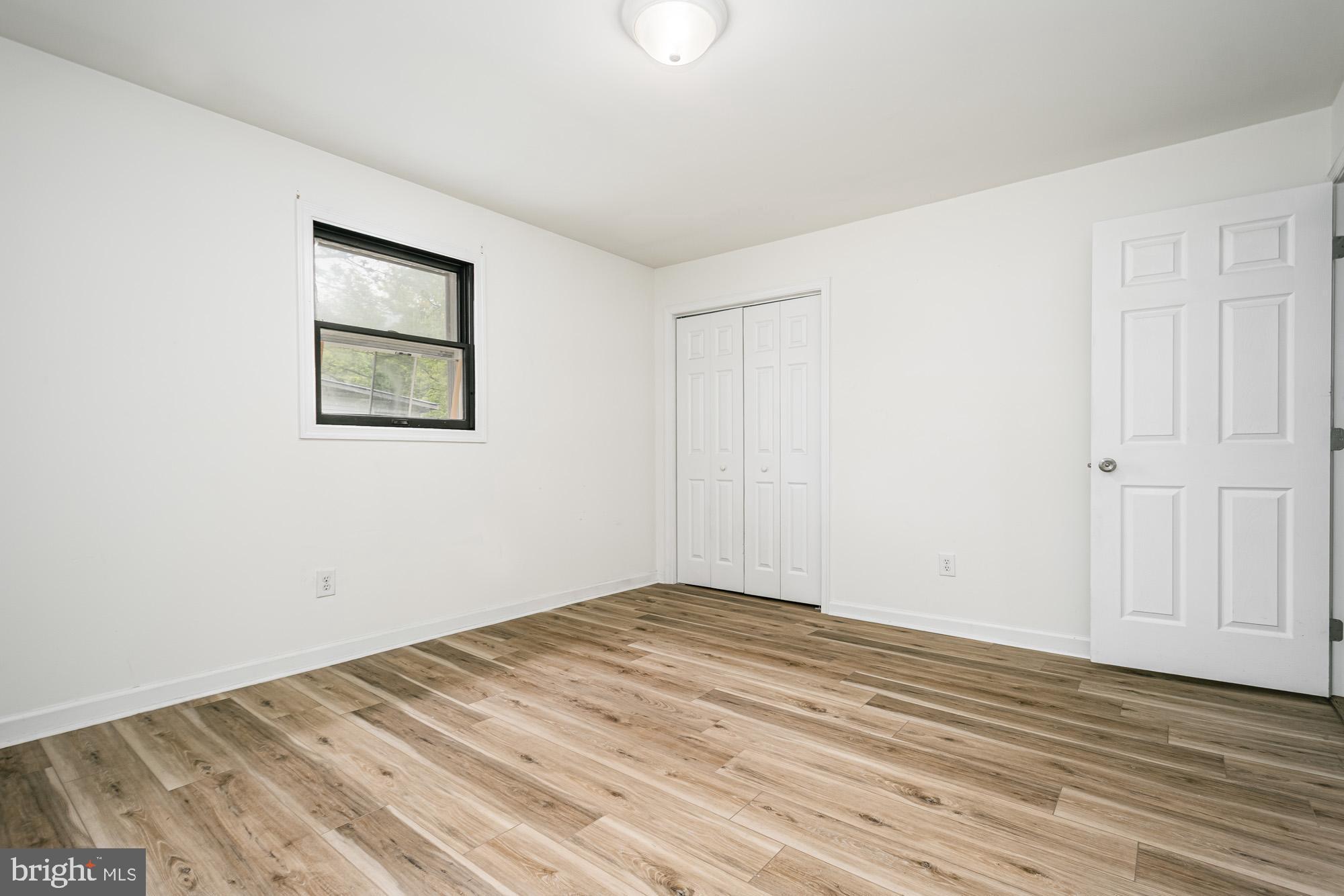 MOUNTAIN LAKE PARK - Residential