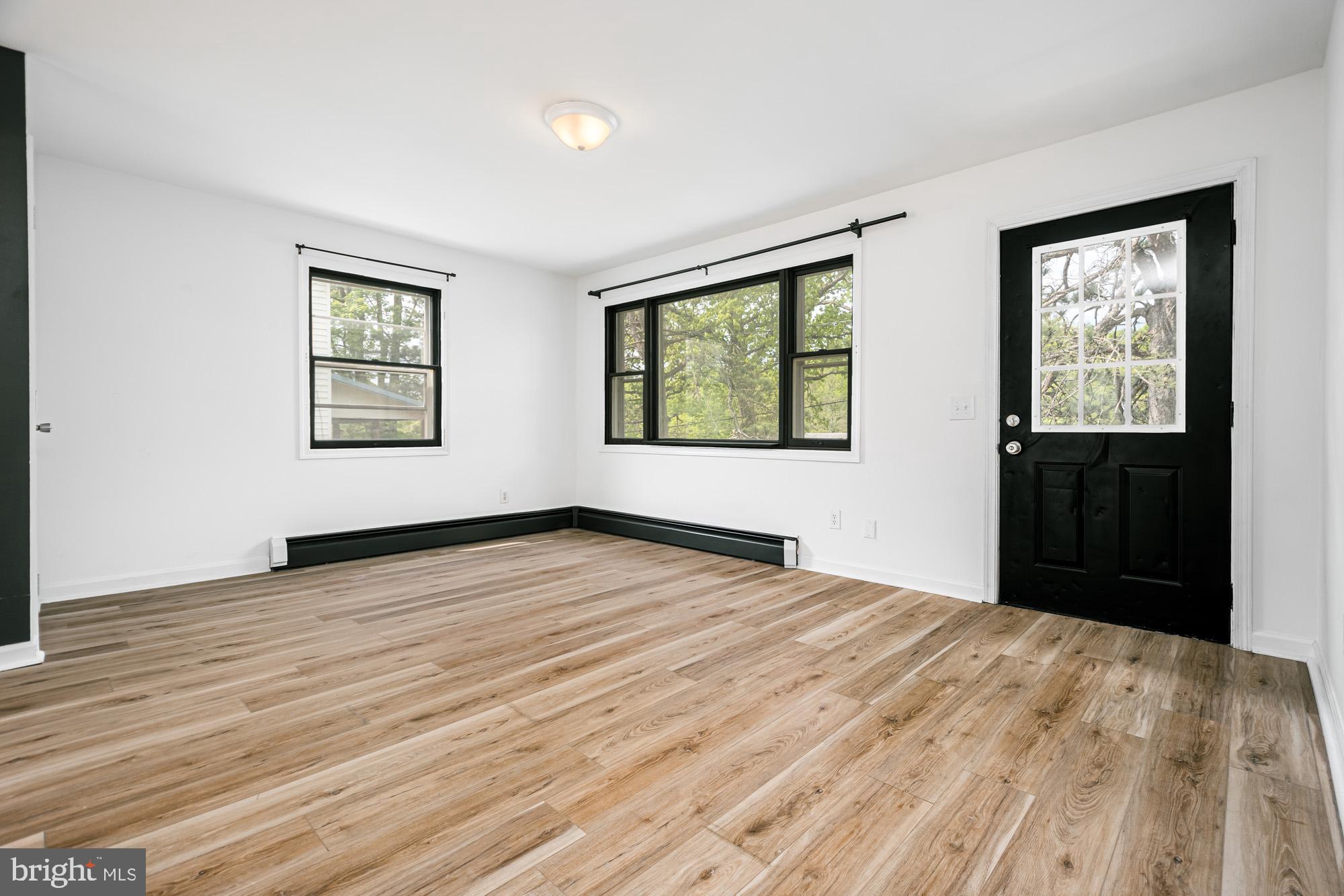 MOUNTAIN LAKE PARK - Residential