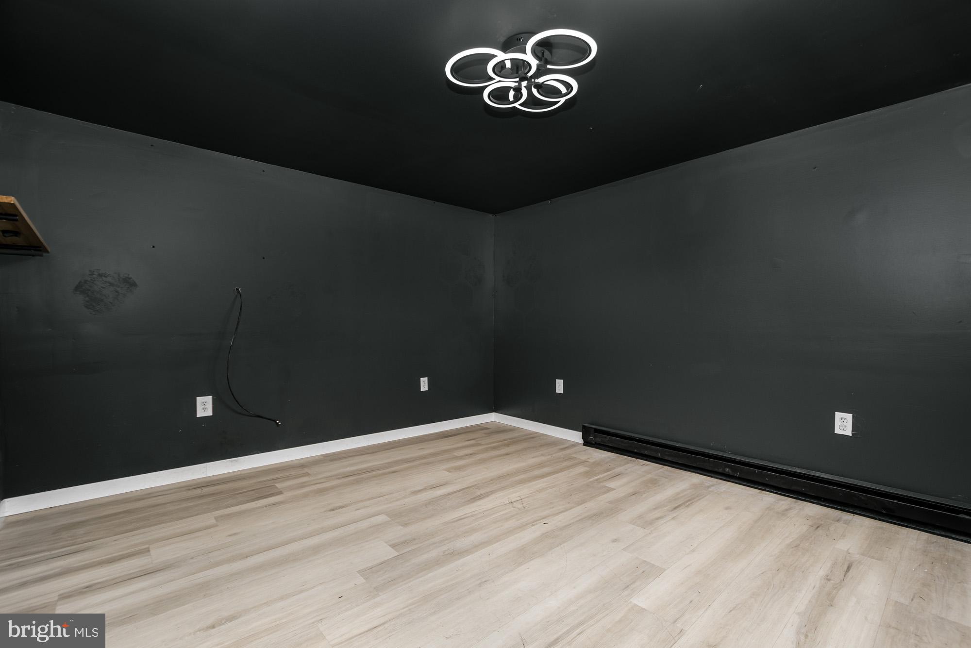 MOUNTAIN LAKE PARK - Residential