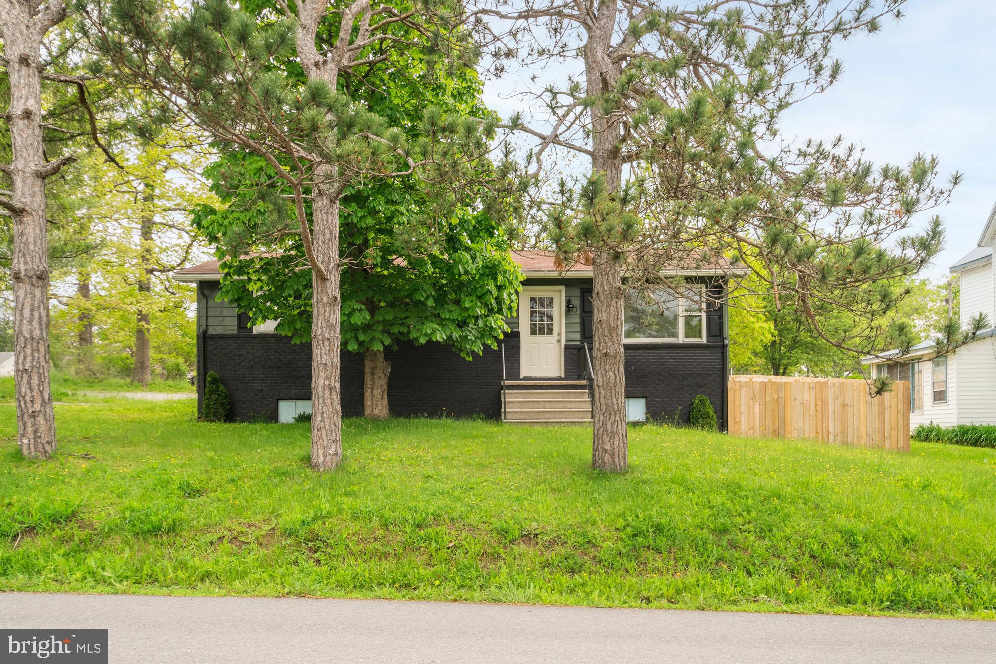 MOUNTAIN LAKE PARK - Residential