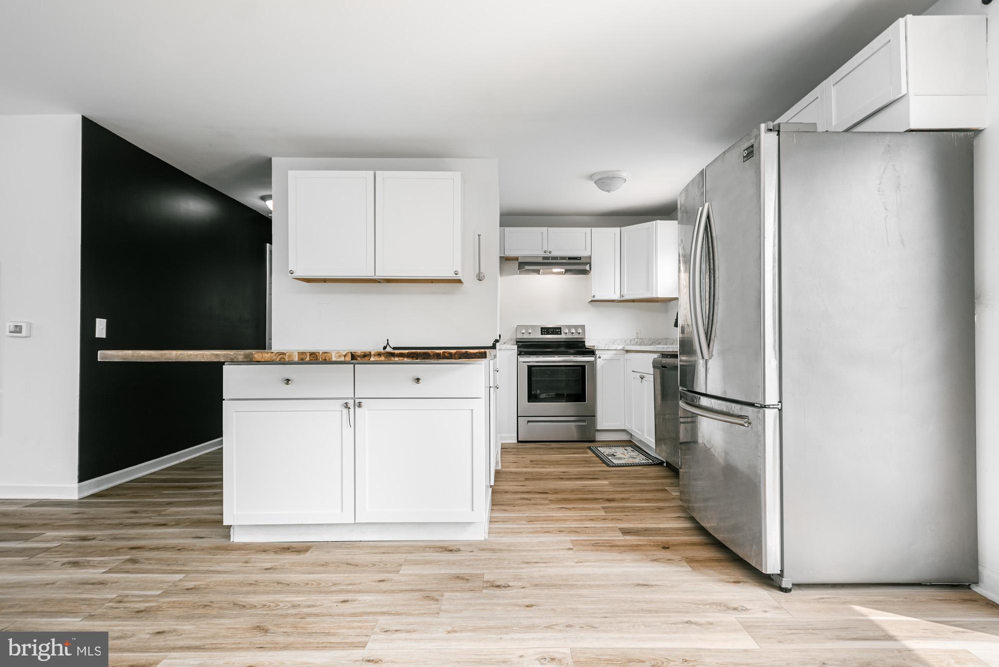 MOUNTAIN LAKE PARK - Residential