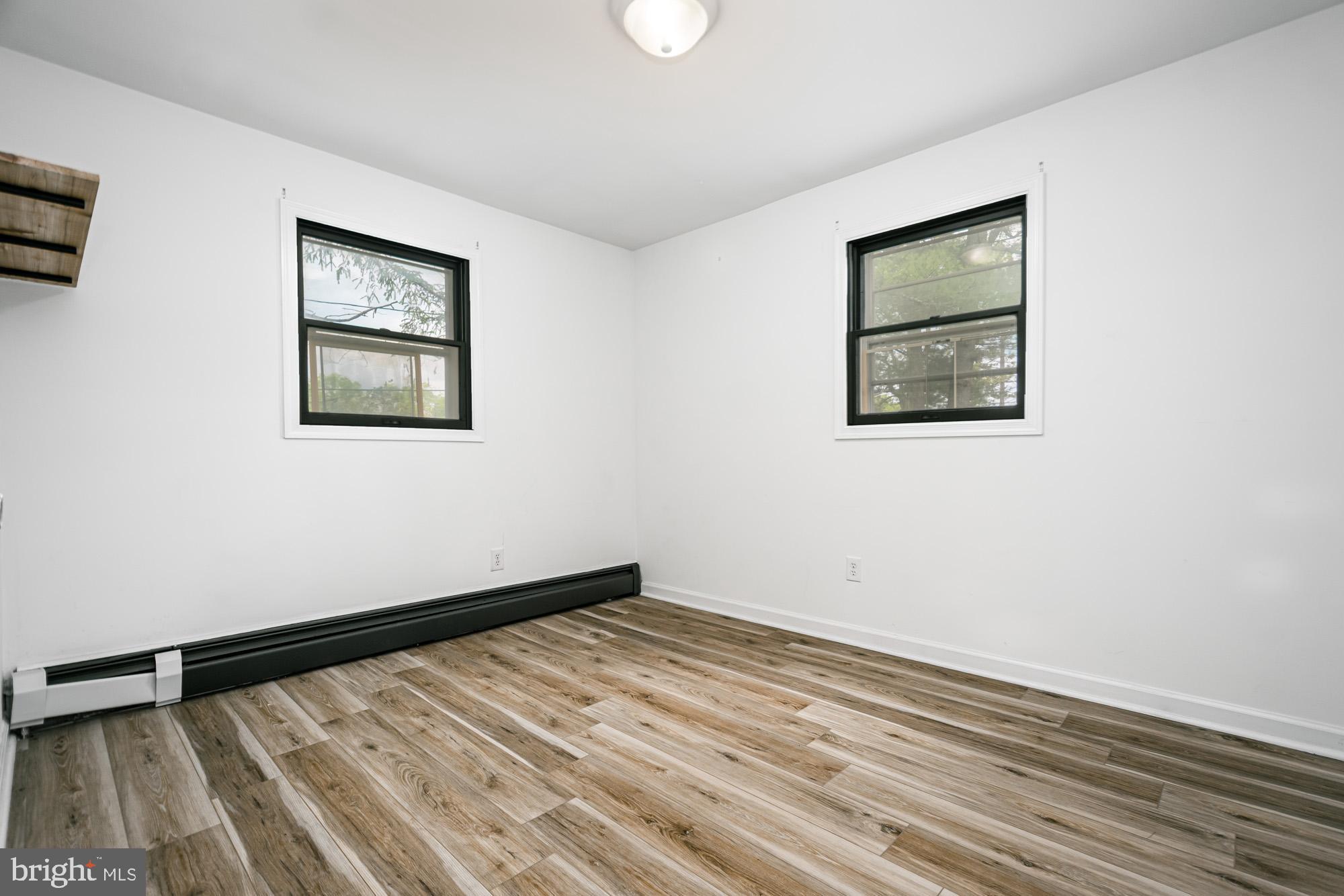 MOUNTAIN LAKE PARK - Residential