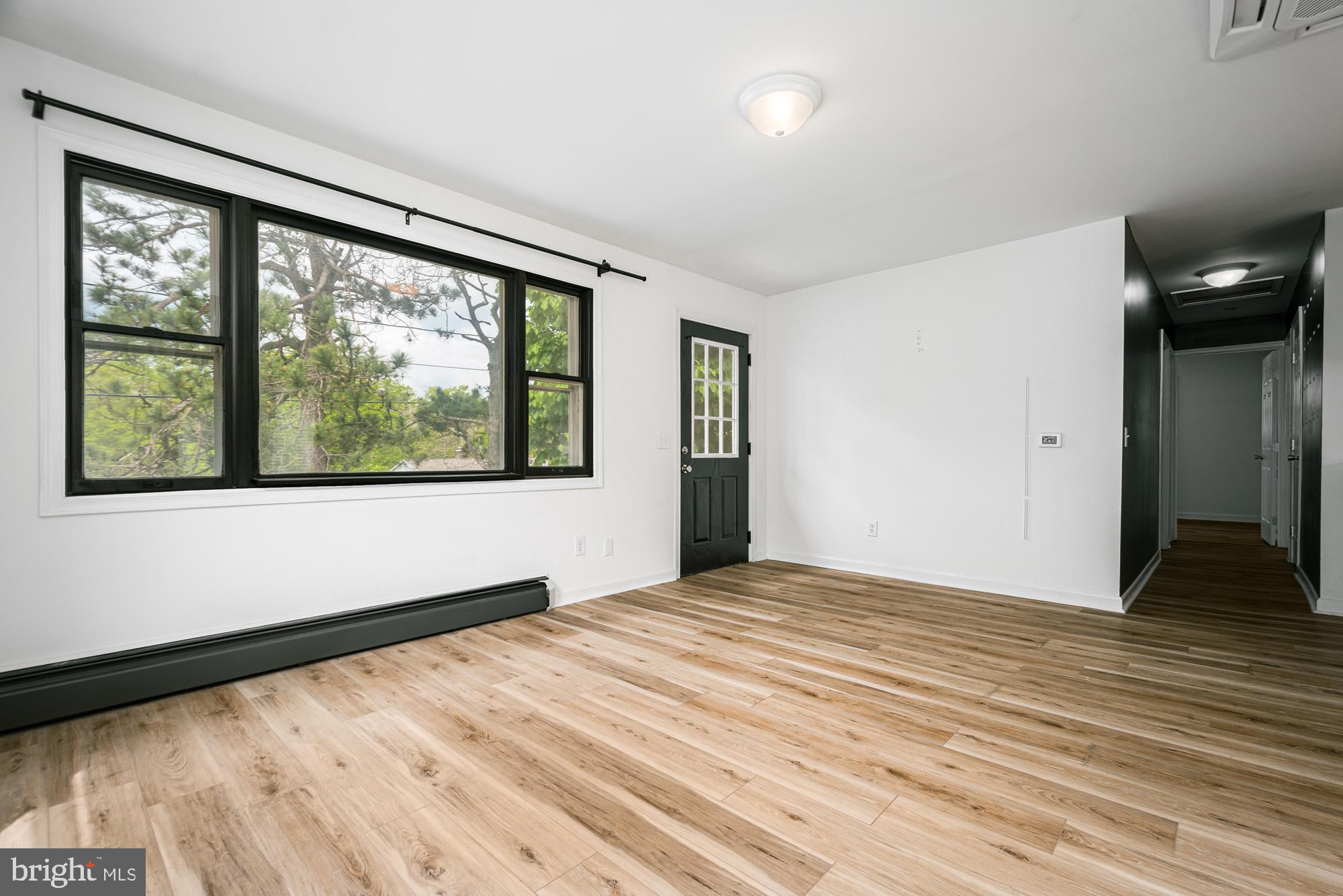 MOUNTAIN LAKE PARK - Residential