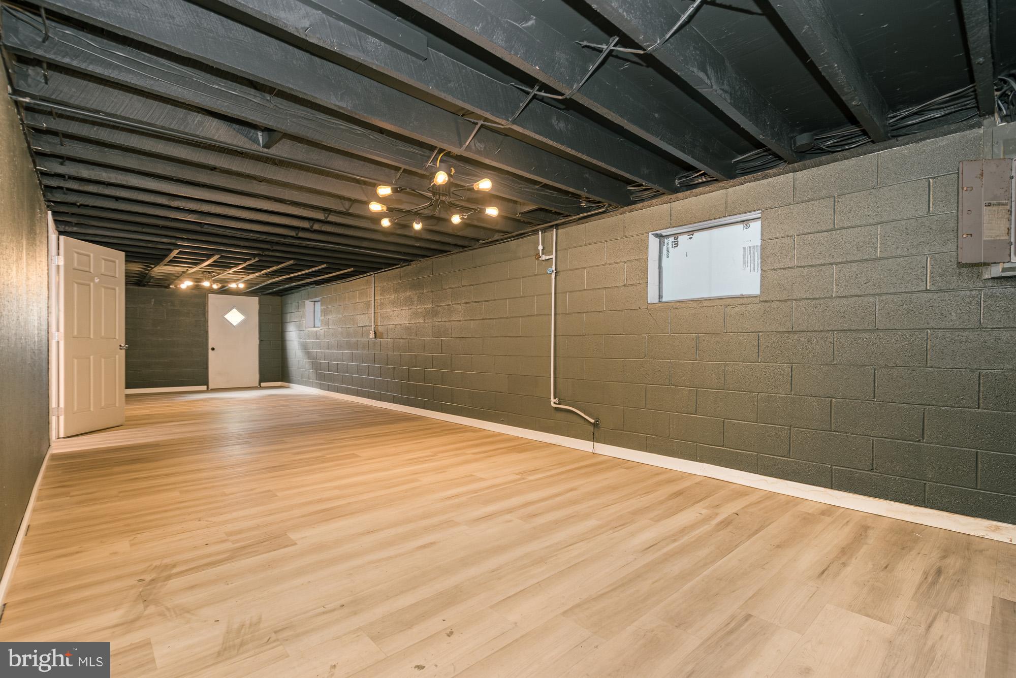 MOUNTAIN LAKE PARK - Residential