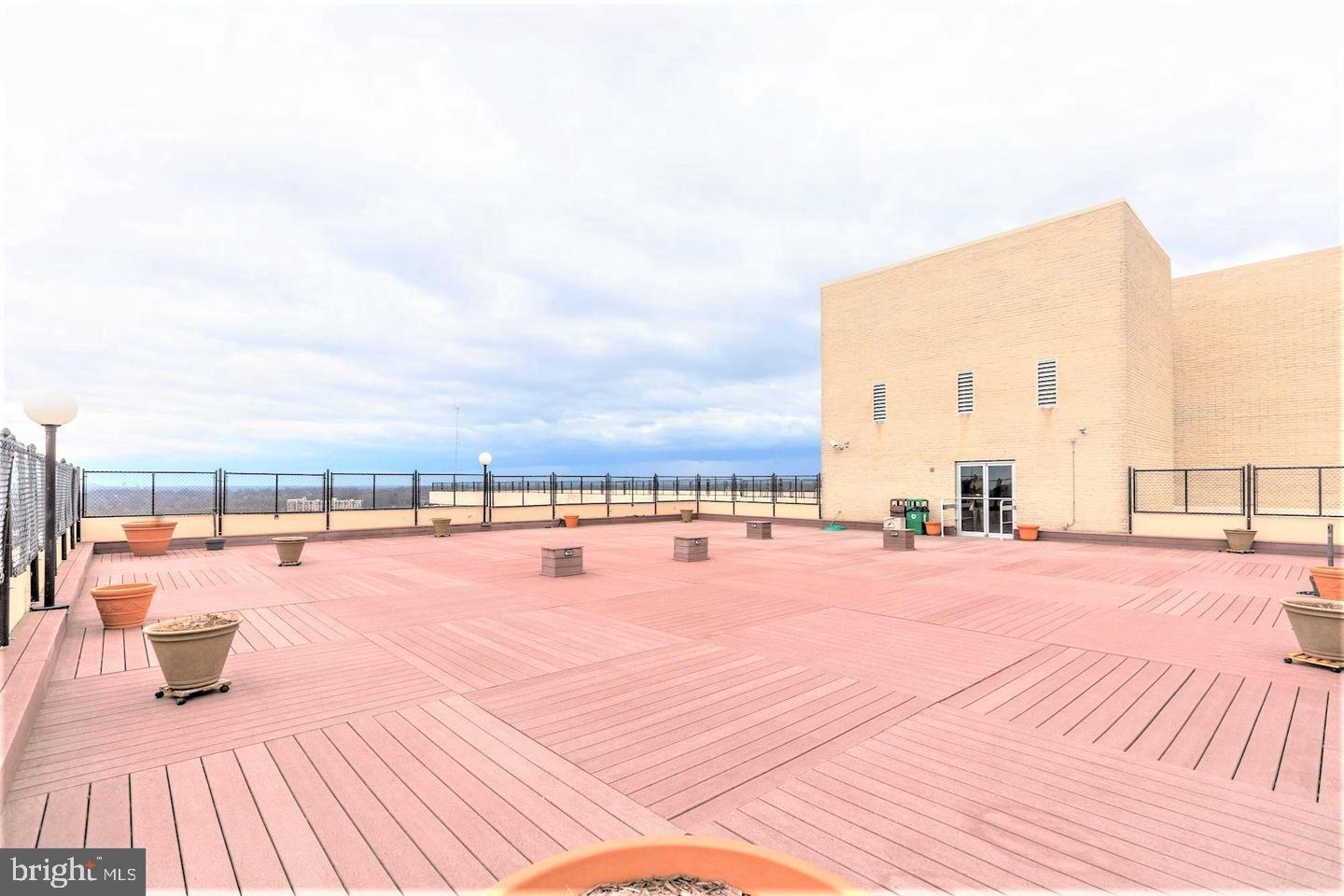 WILLOUGHBY OF CHEVY CHASE - Residential Lease