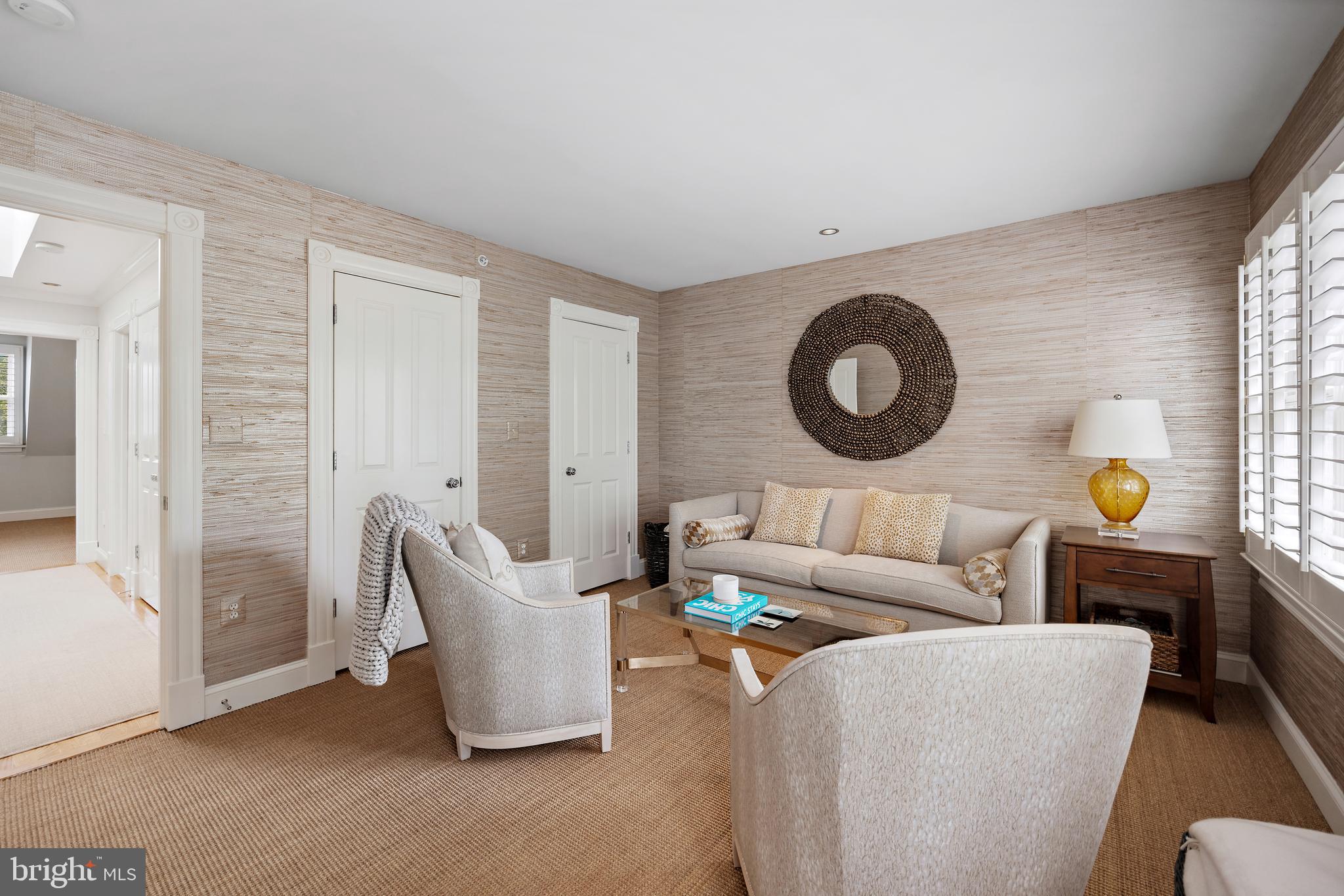 FAIRFAX ROW - Residential