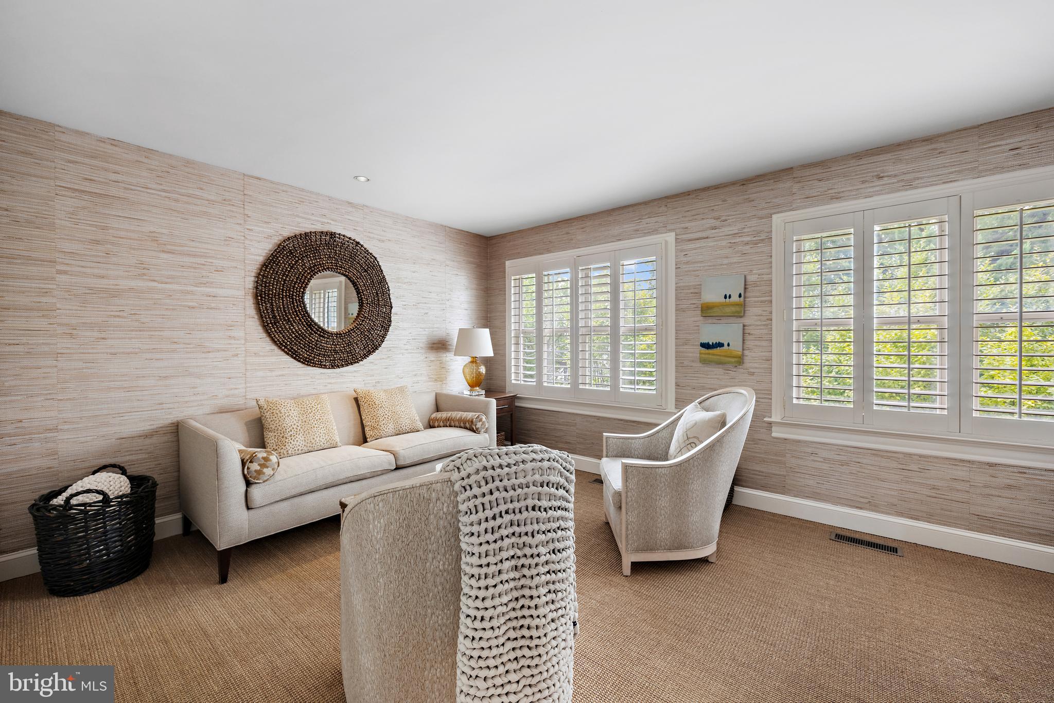 FAIRFAX ROW - Residential