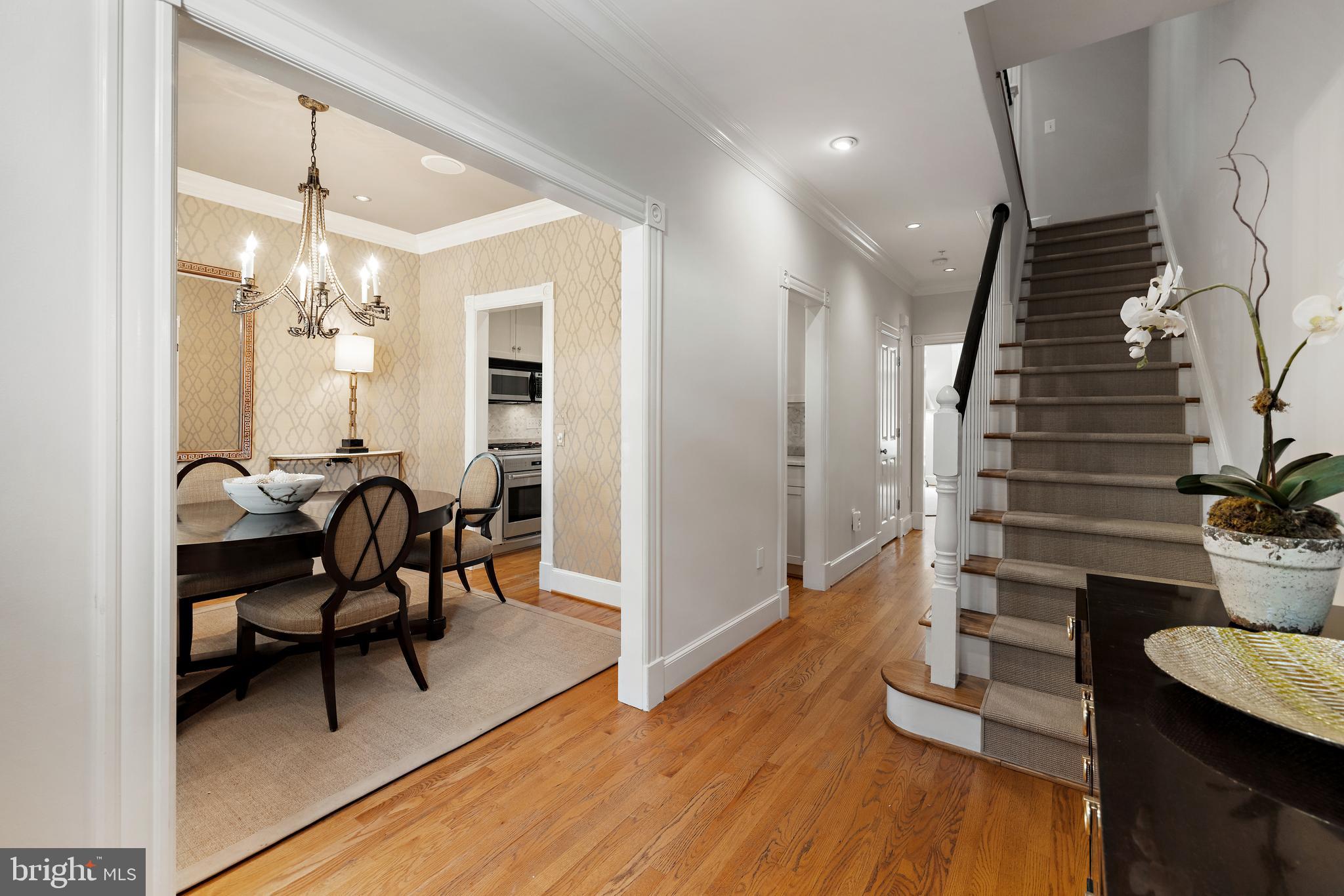 FAIRFAX ROW - Residential