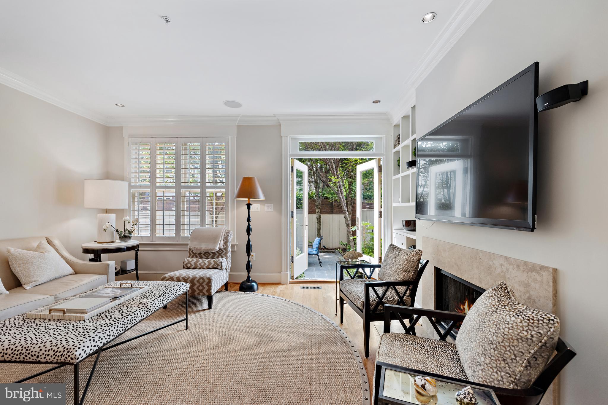 FAIRFAX ROW - Residential