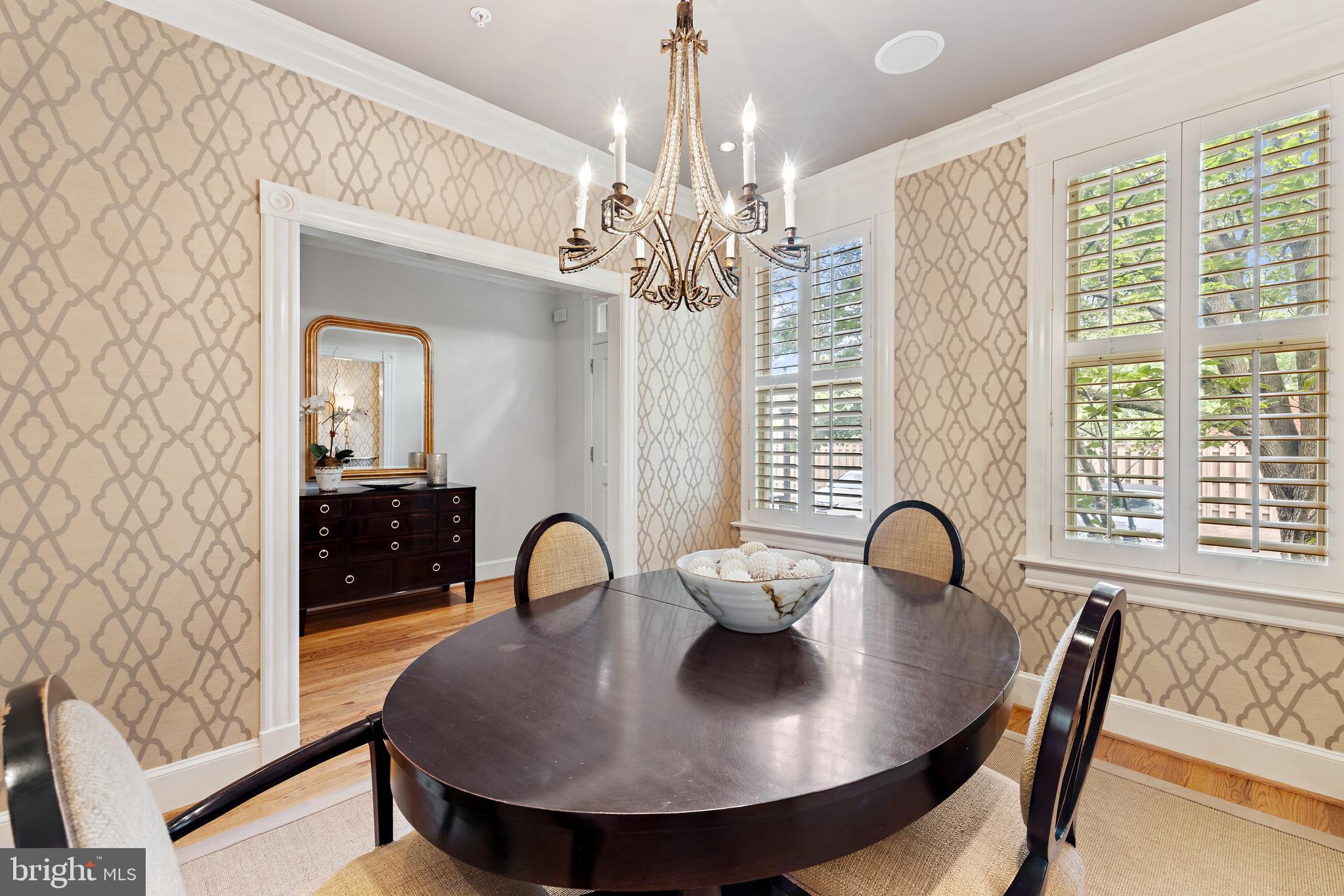 FAIRFAX ROW - Residential