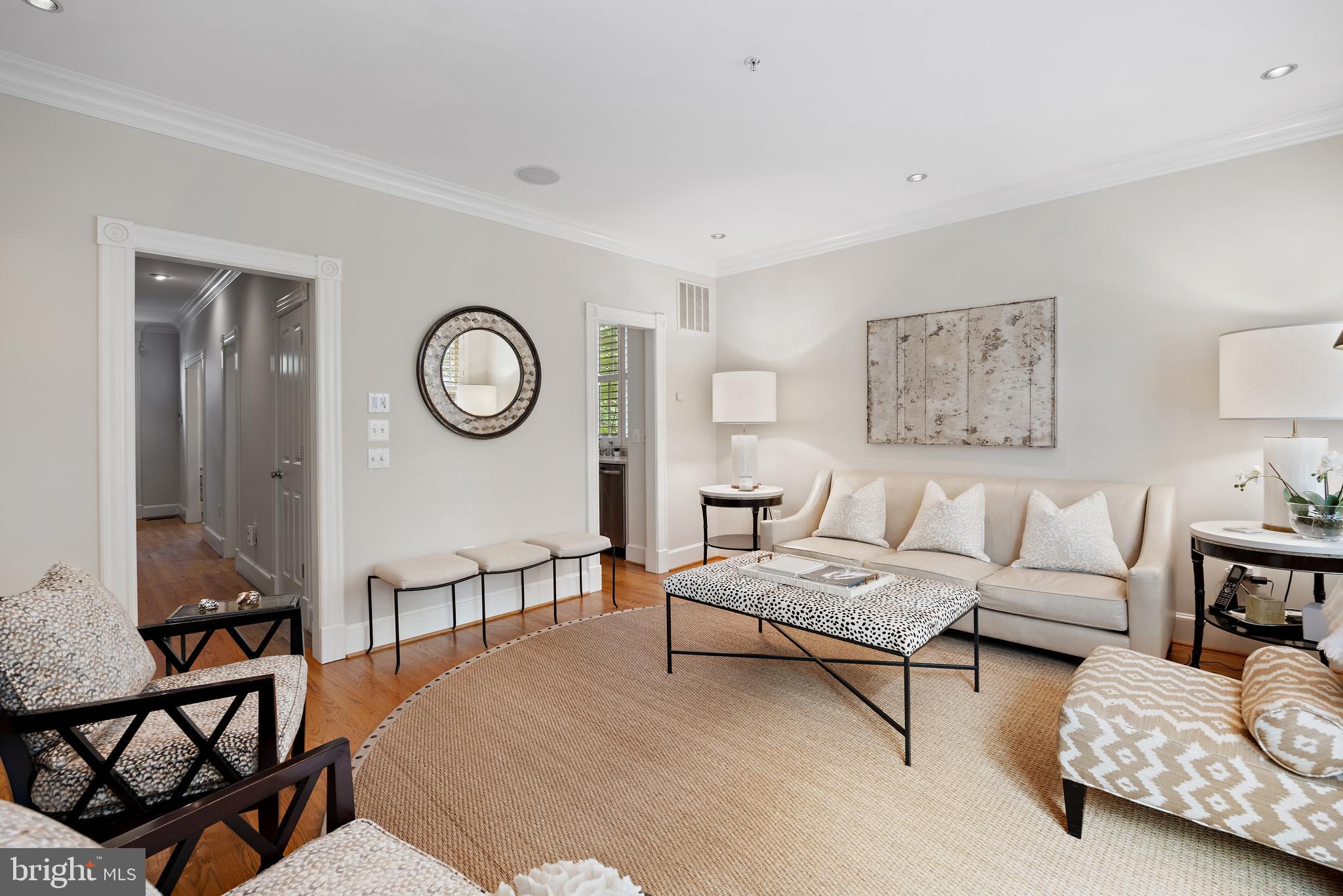 FAIRFAX ROW - Residential