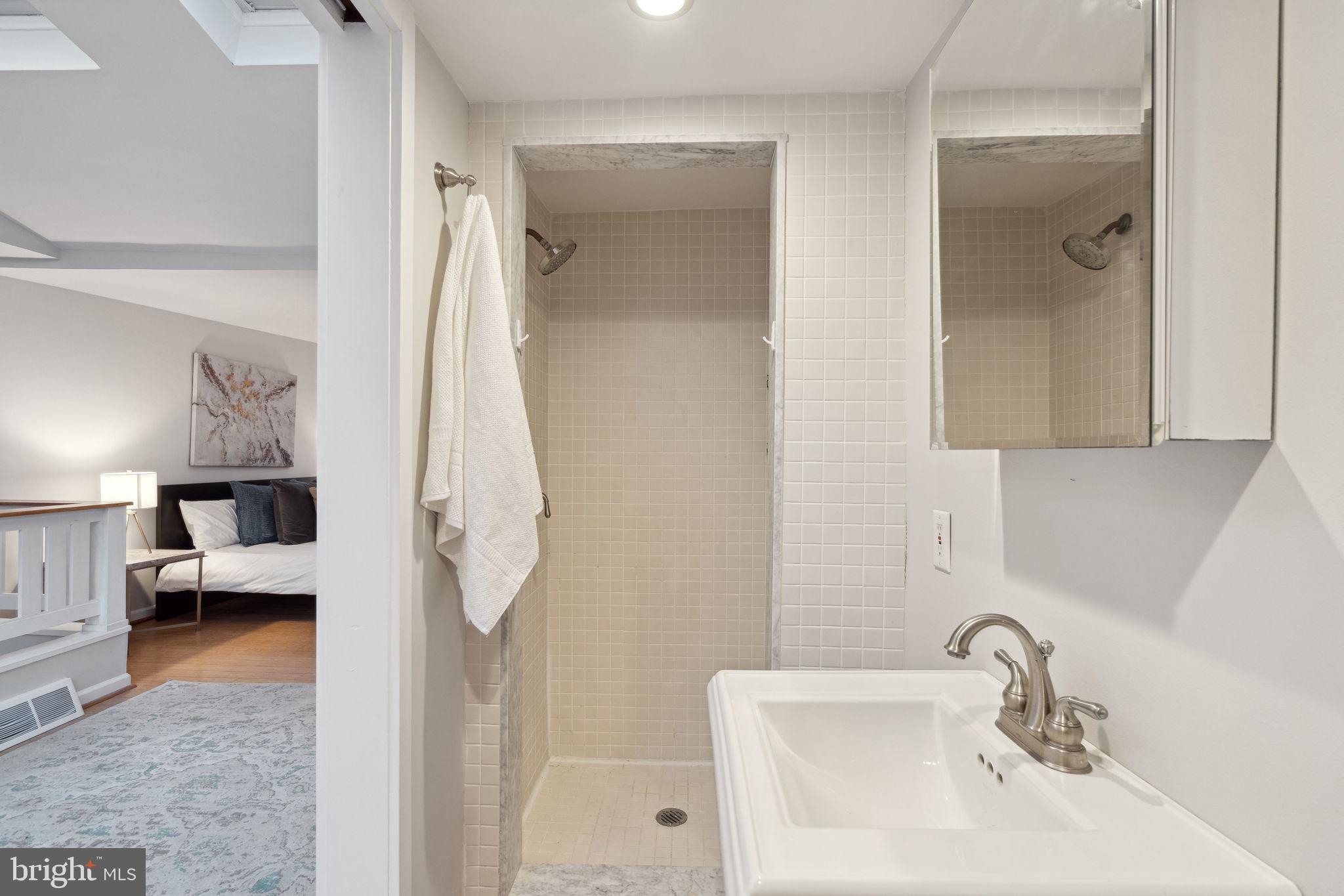 GRADUATE HOSPITAL - Residential