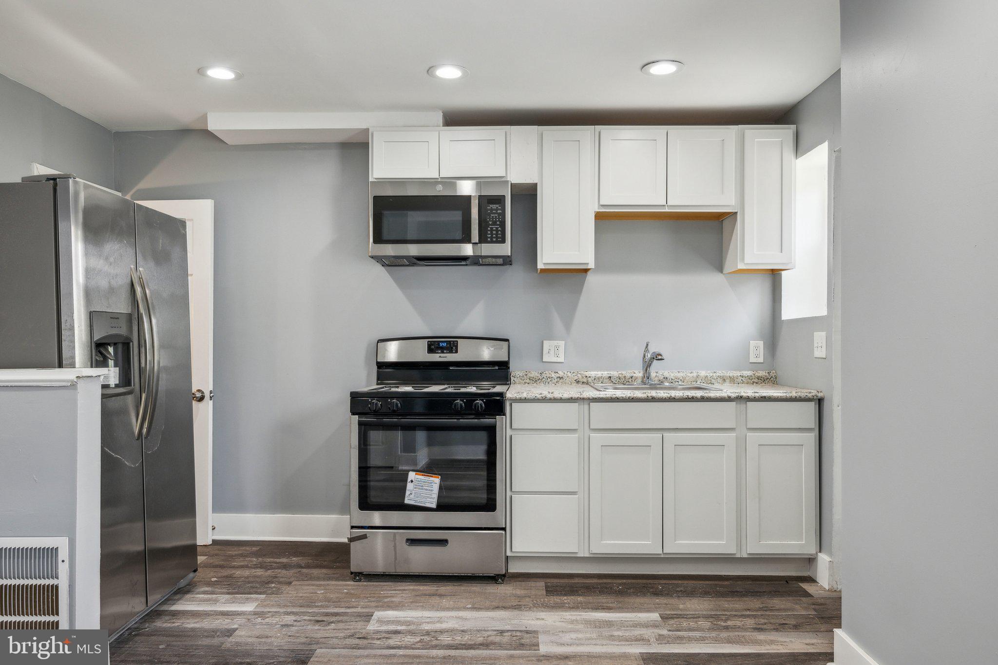 FOUR BY FOUR - Residential