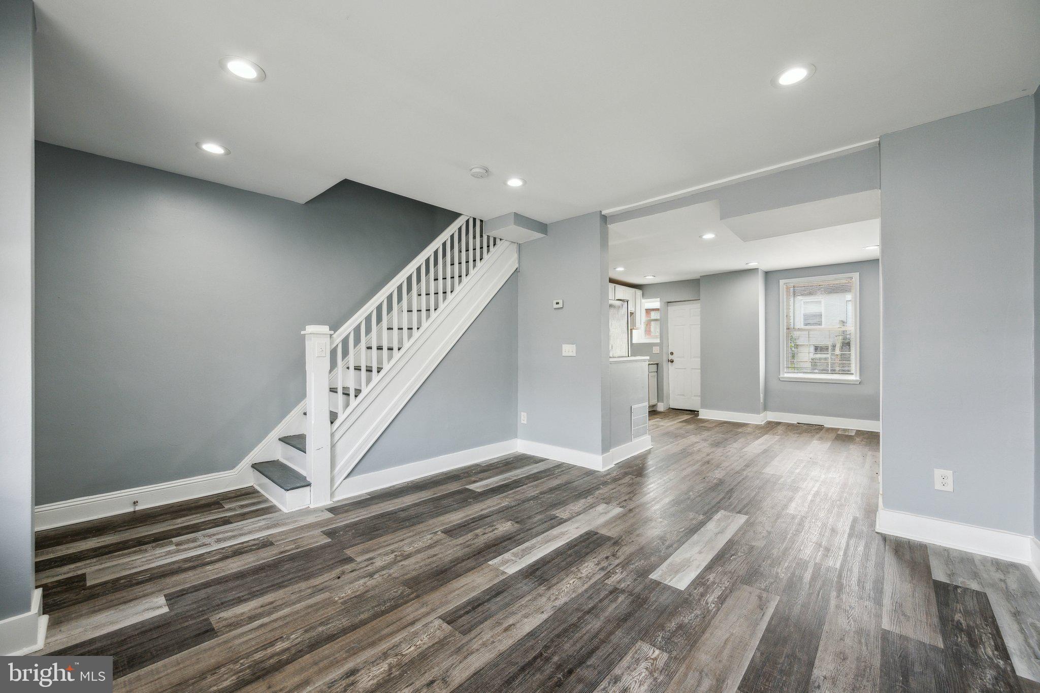 FOUR BY FOUR - Residential