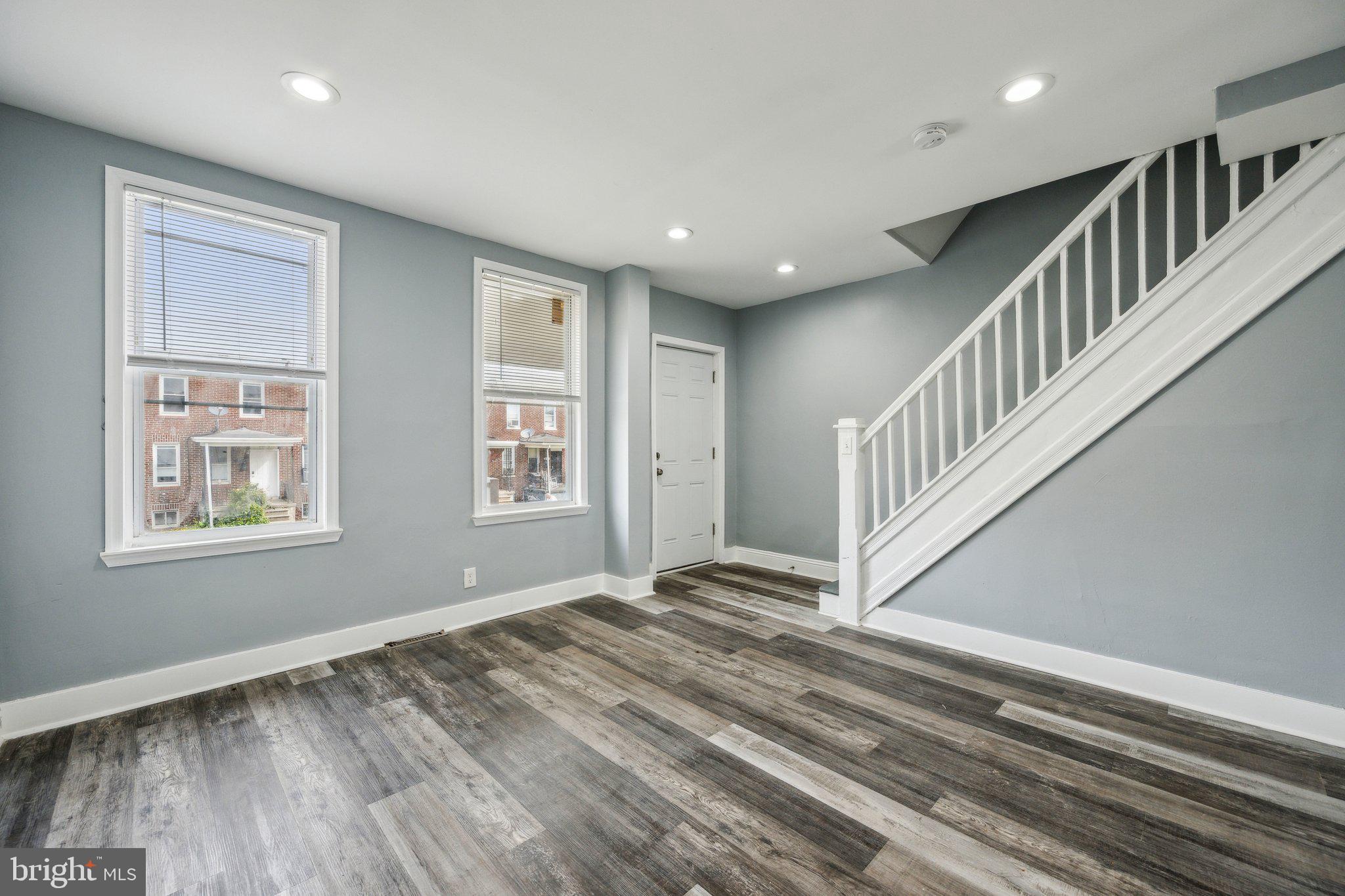 FOUR BY FOUR - Residential