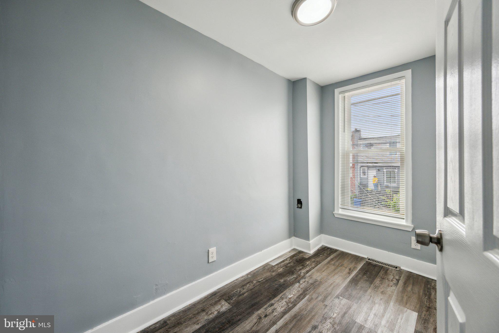 FOUR BY FOUR - Residential