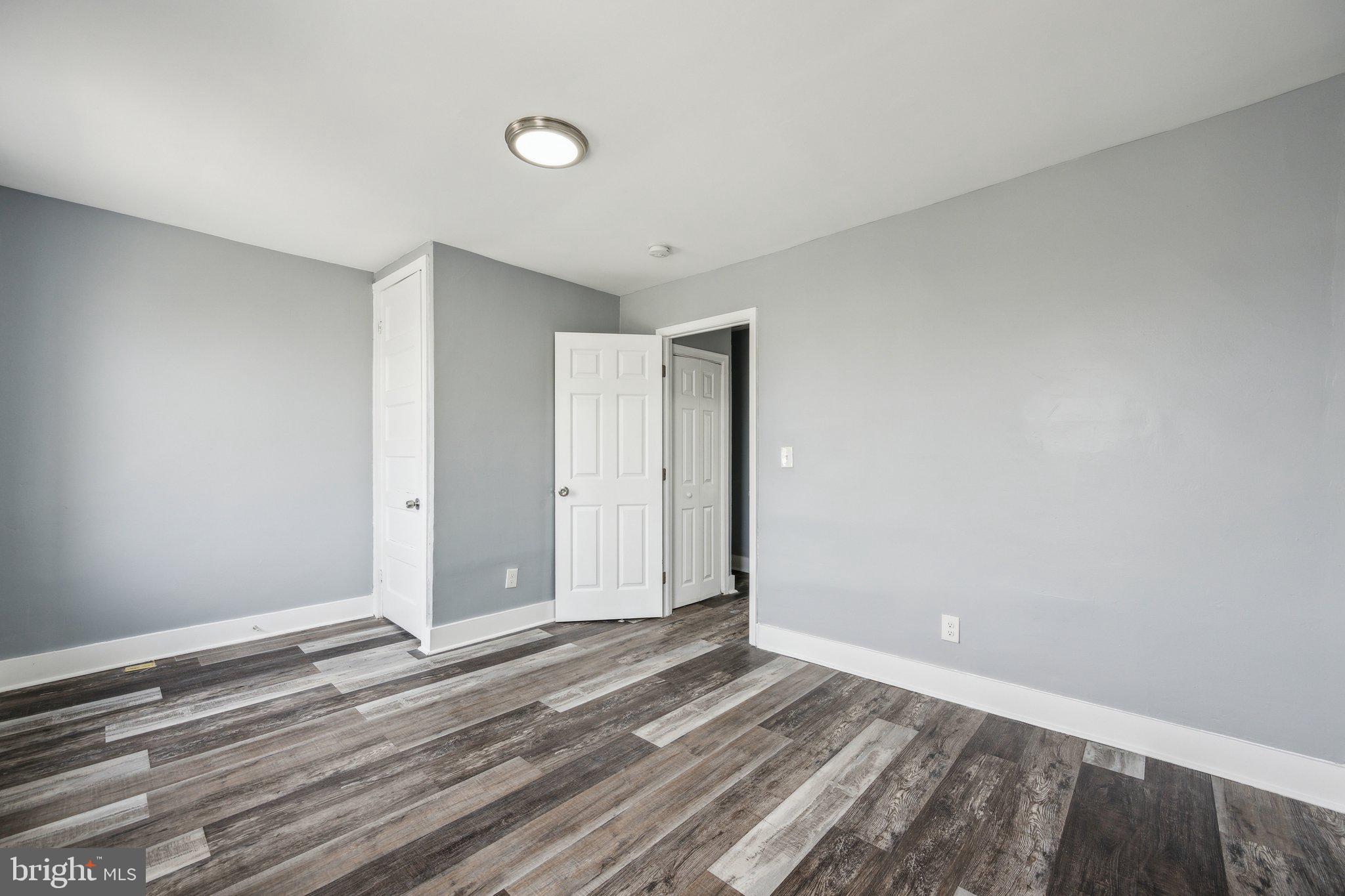 FOUR BY FOUR - Residential