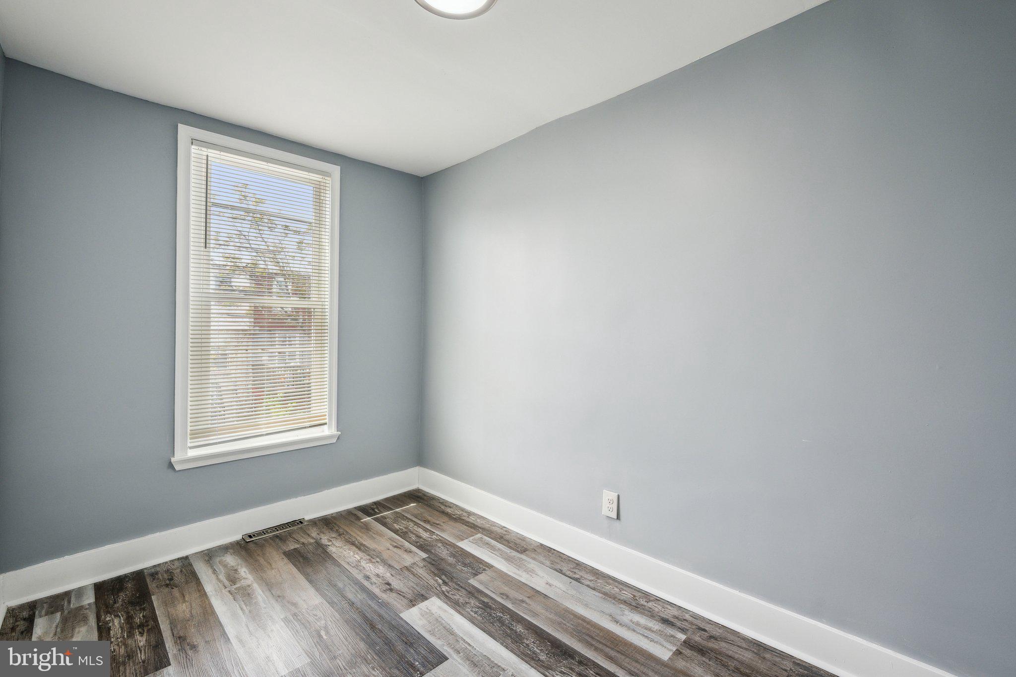 FOUR BY FOUR - Residential