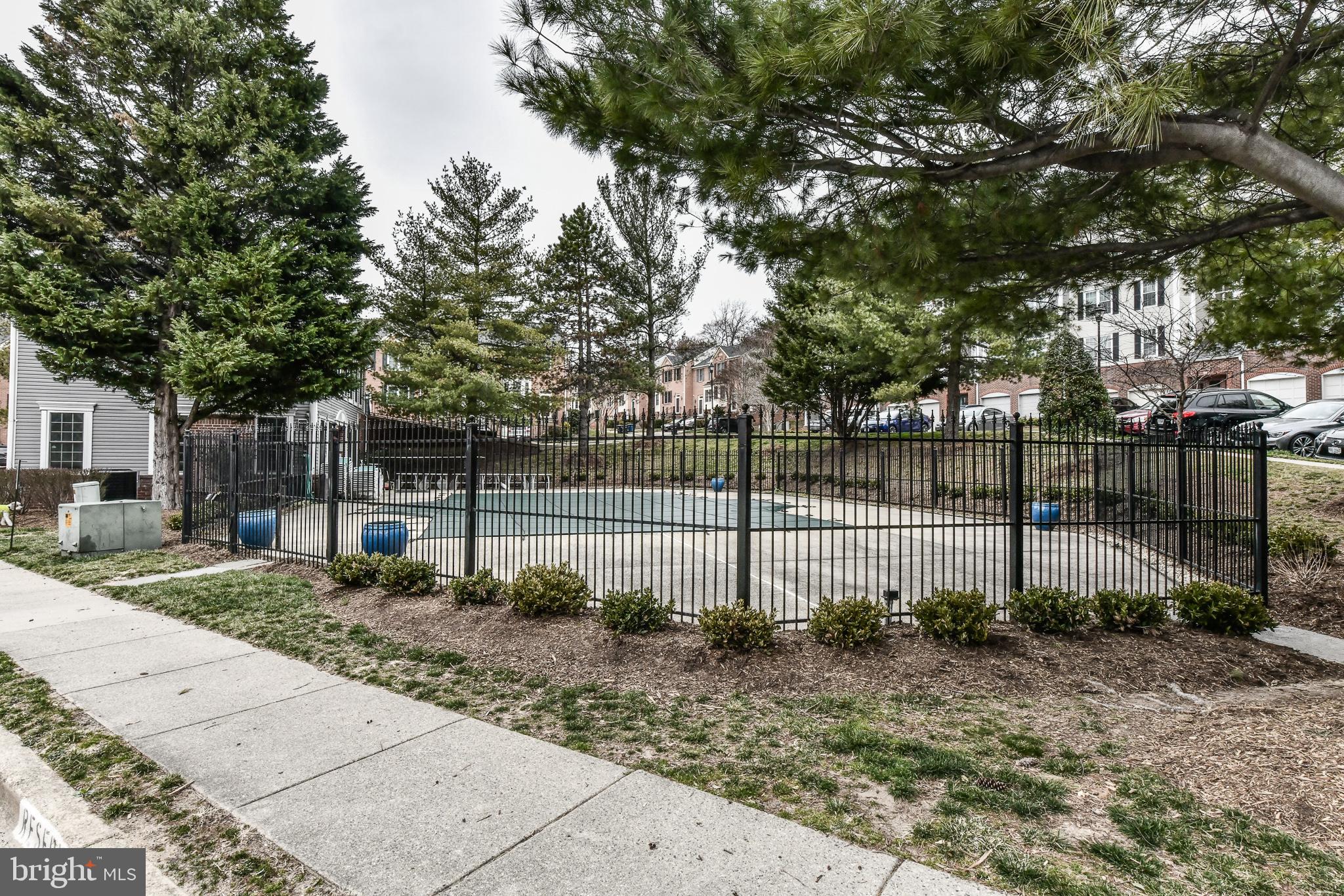 HILLWOOD - Residential Lease