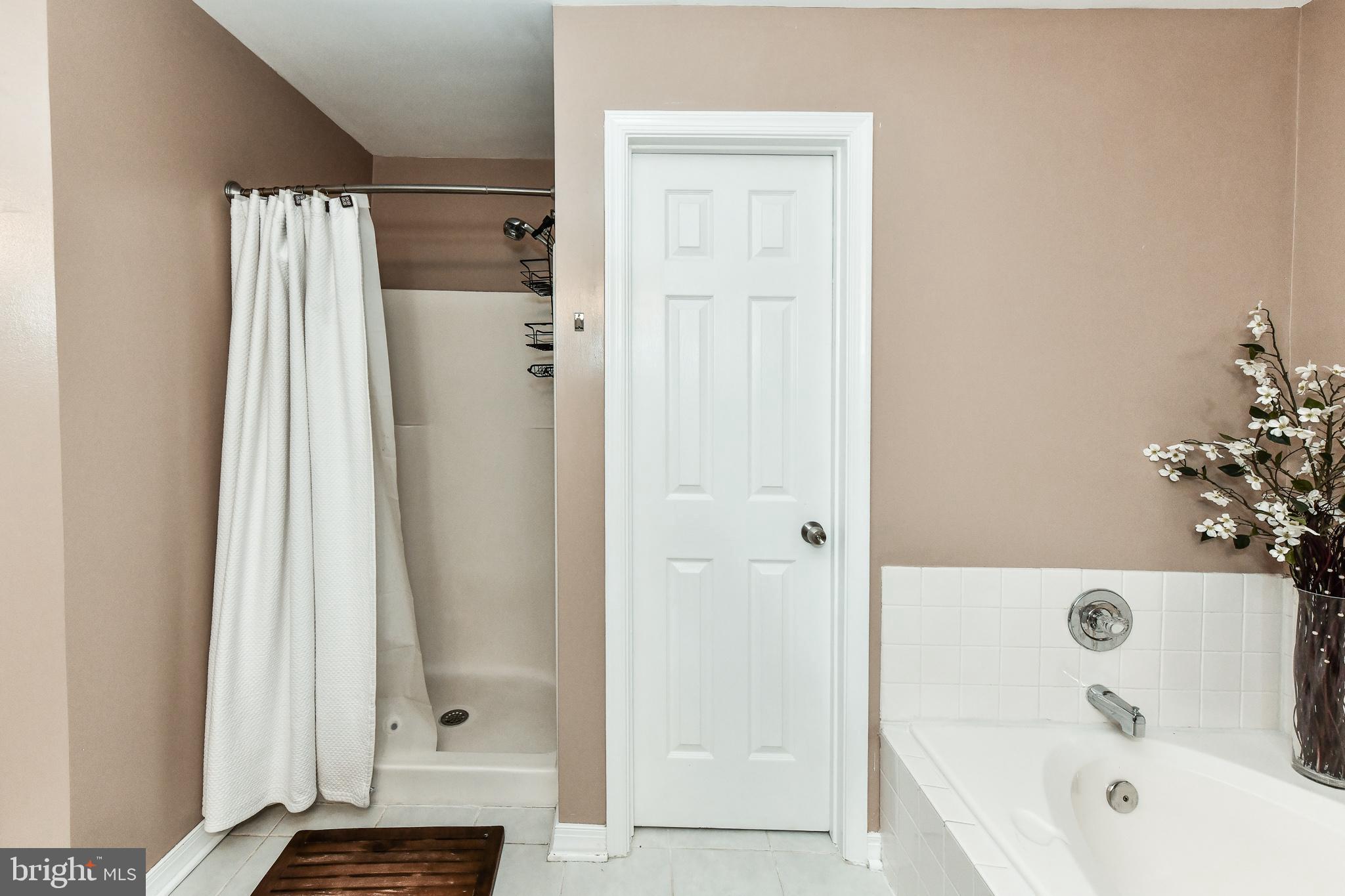 HILLWOOD - Residential Lease