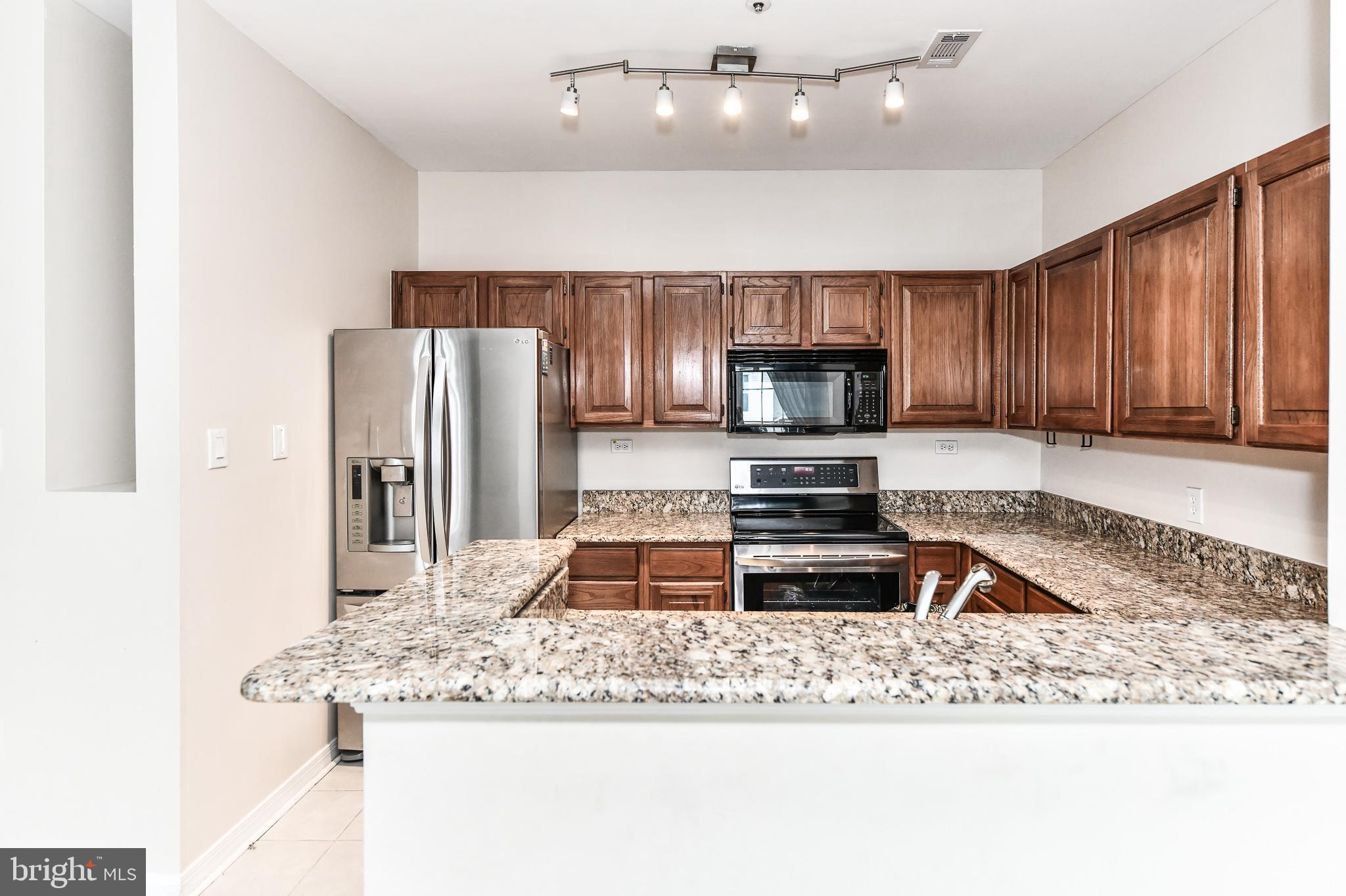 HILLWOOD - Residential Lease