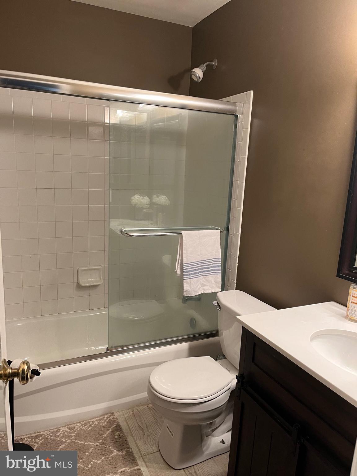 ASHBURN VILLAGE - Residential Lease