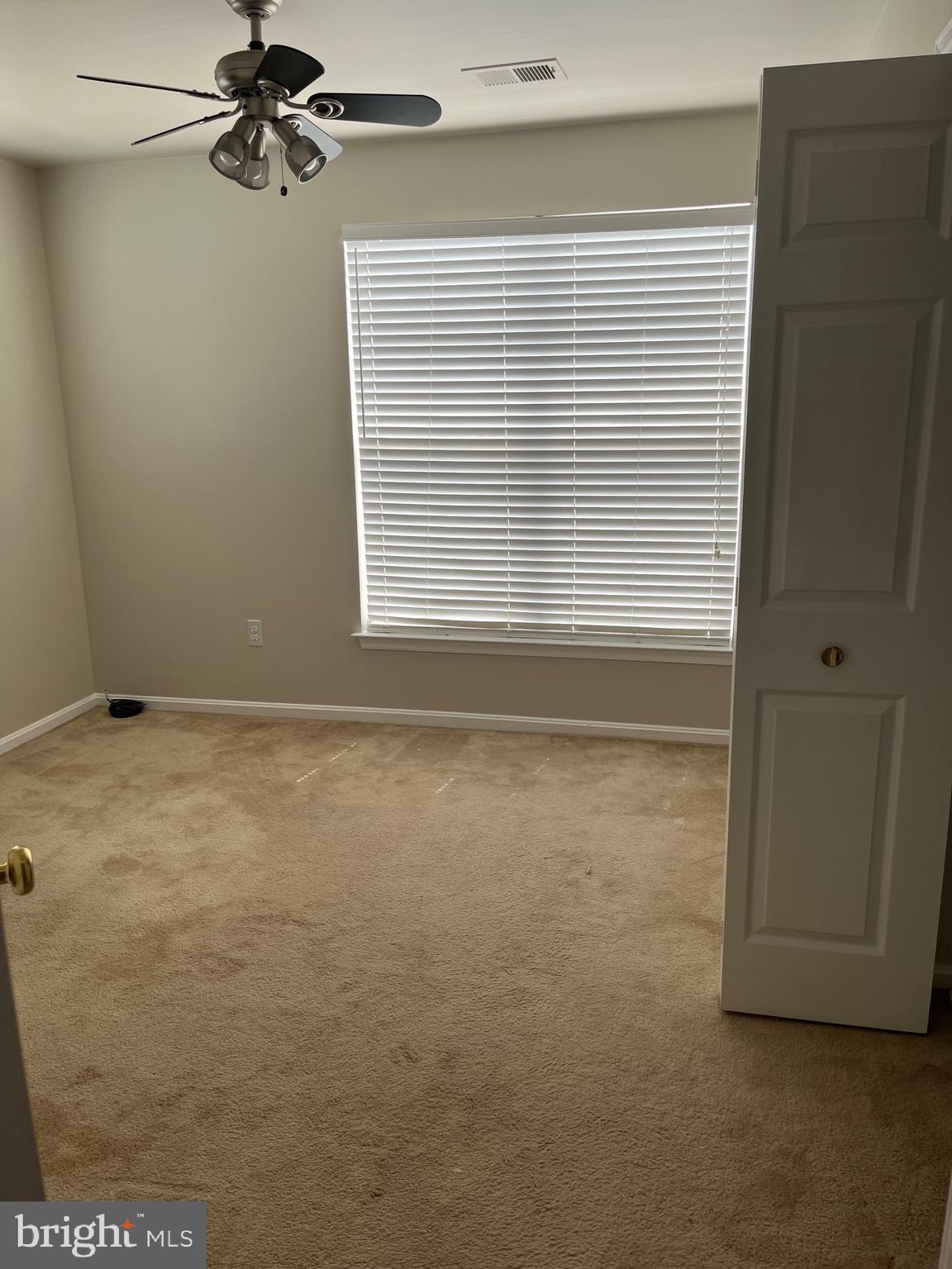 ASHBURN VILLAGE - Residential Lease