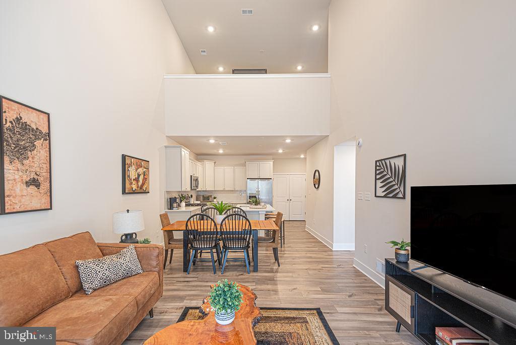 MILOS HAVEN - Residential