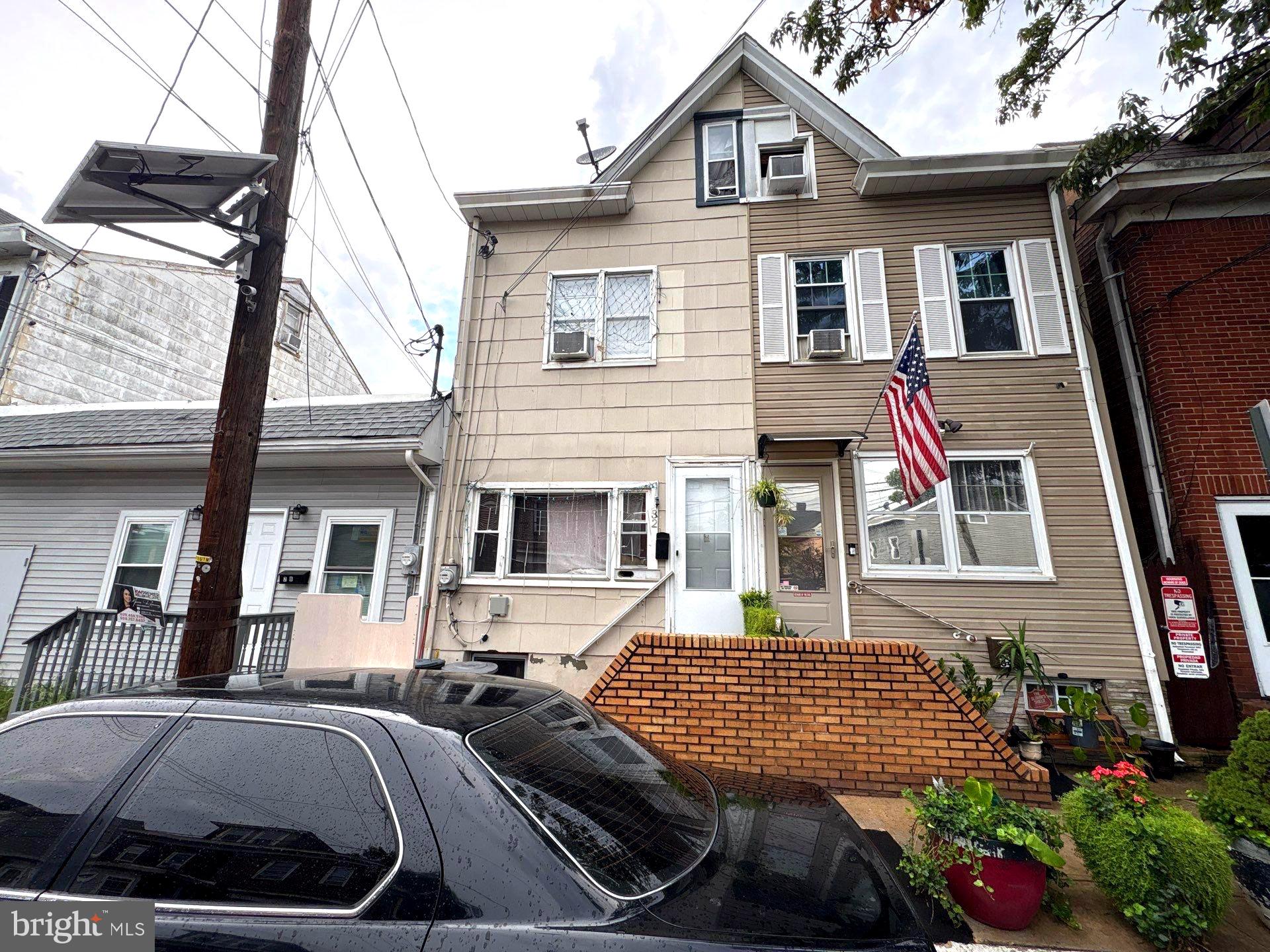 32 ELM STREET