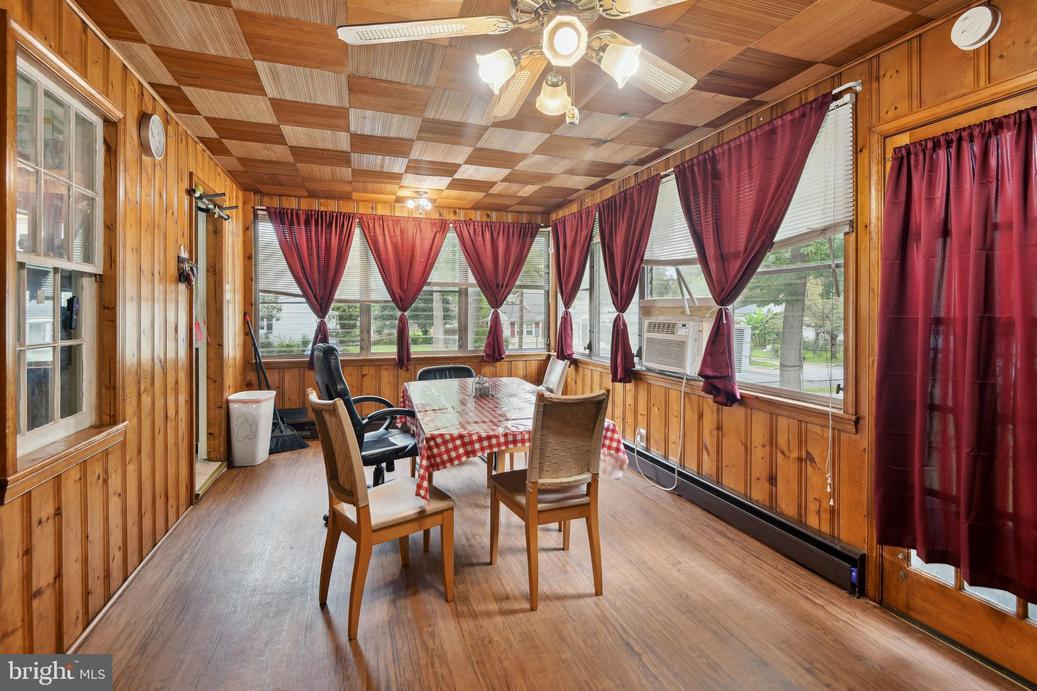 RIVERDALE PARK - Residential