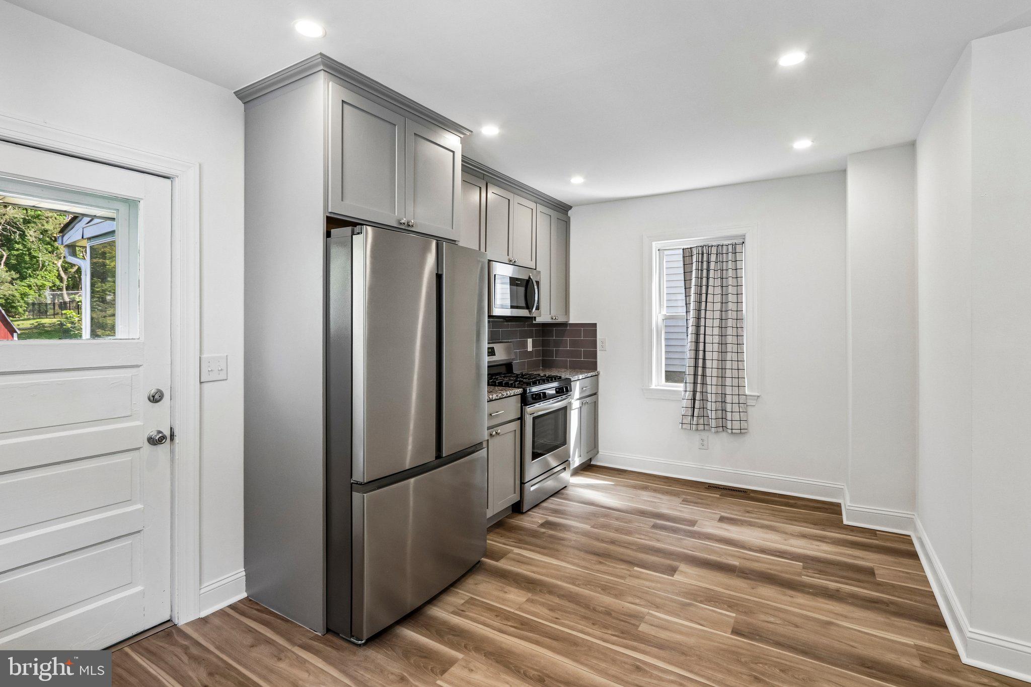 WILLOW GROVE - Residential