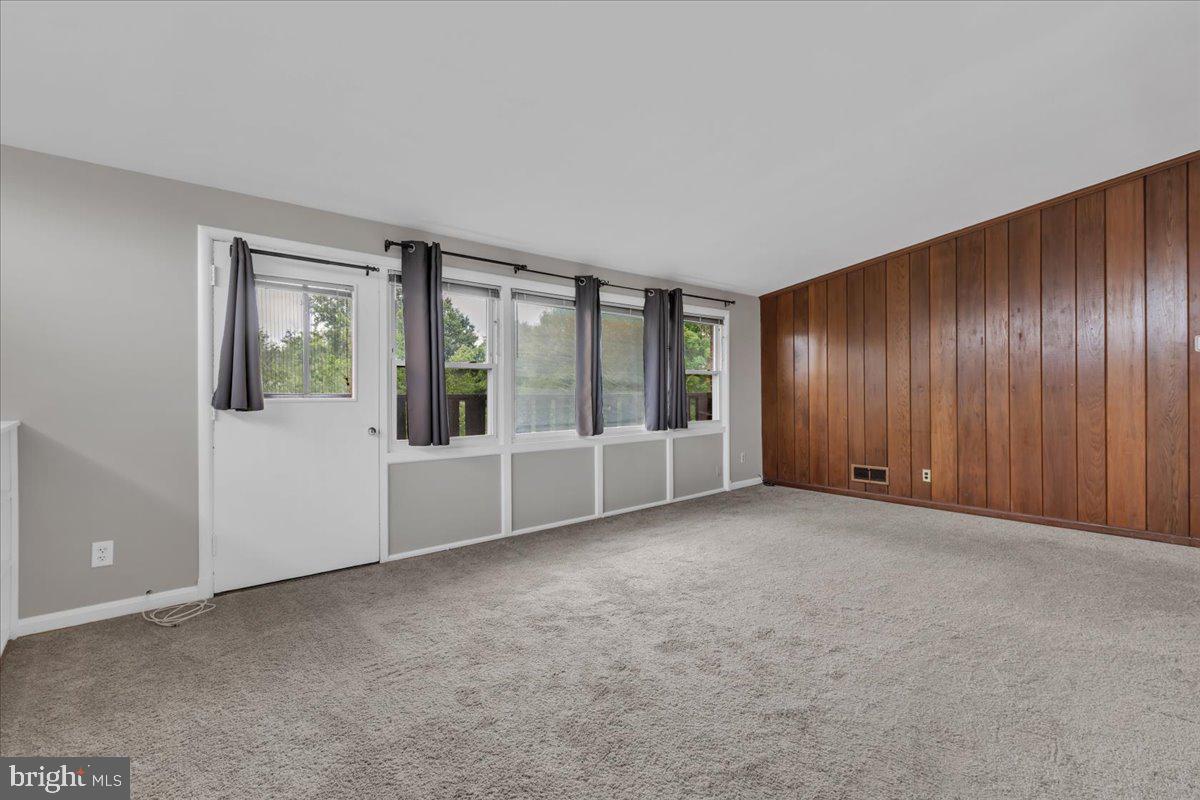 ADDISON HEIGHTS - Residential Lease