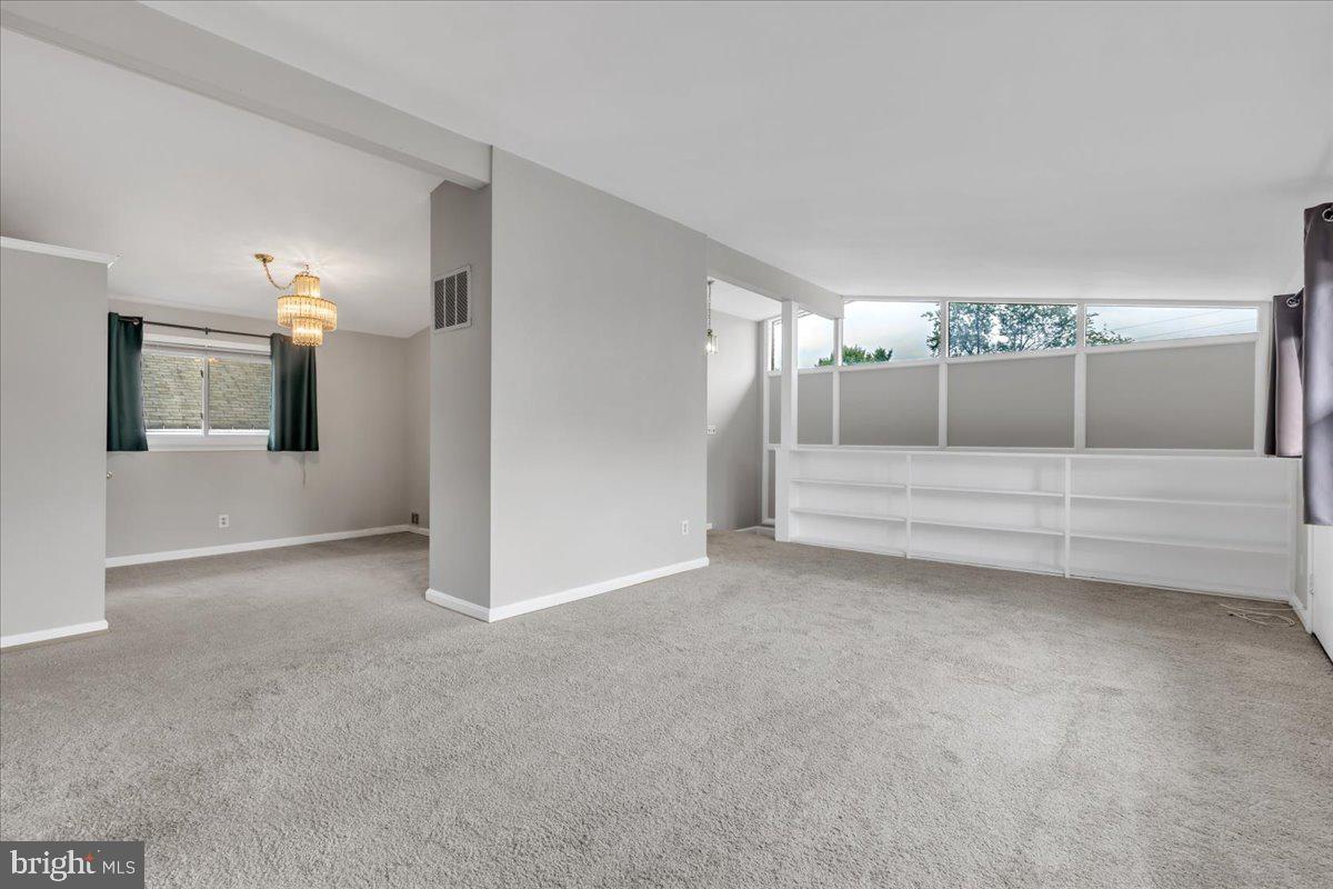 ADDISON HEIGHTS - Residential Lease